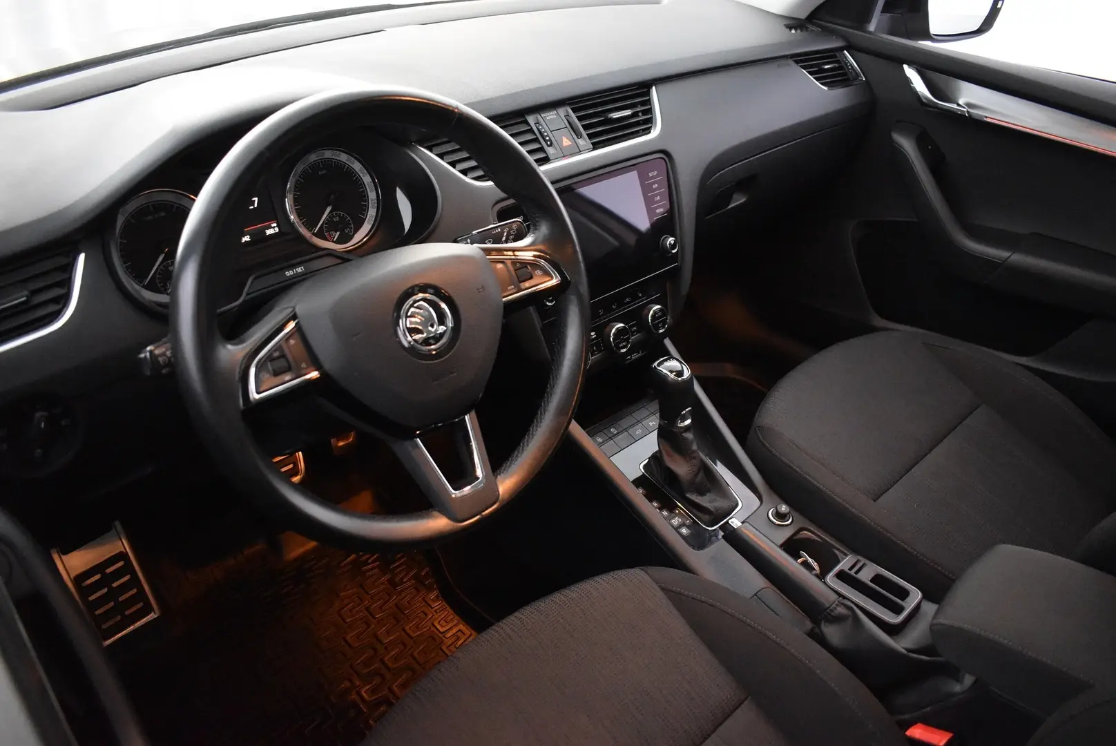 Car Image - 1ll8sL7zBdllNXtlfvDOSF