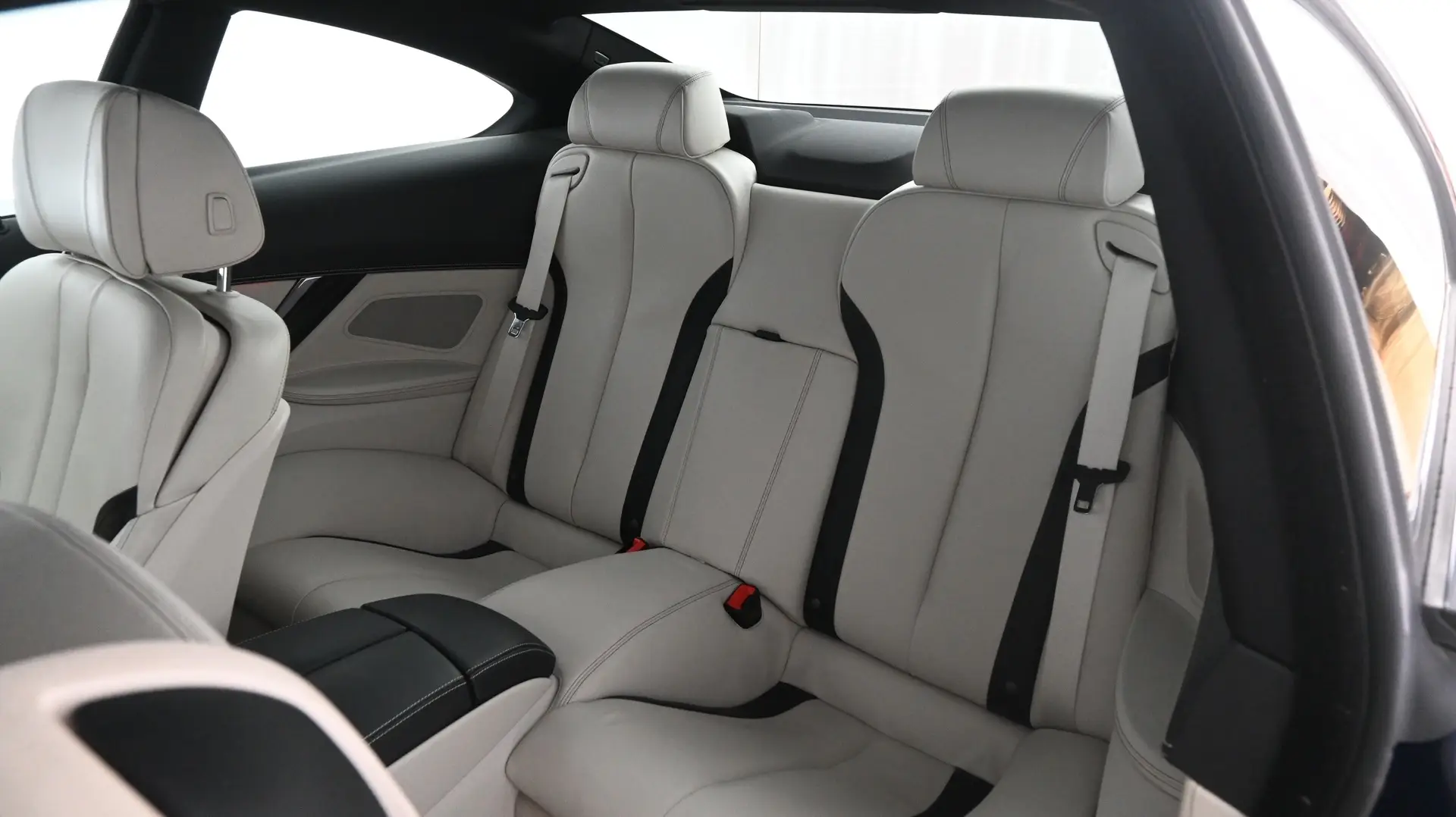 Car Image - 2KxGU6n3yRiYt79PdXljEY