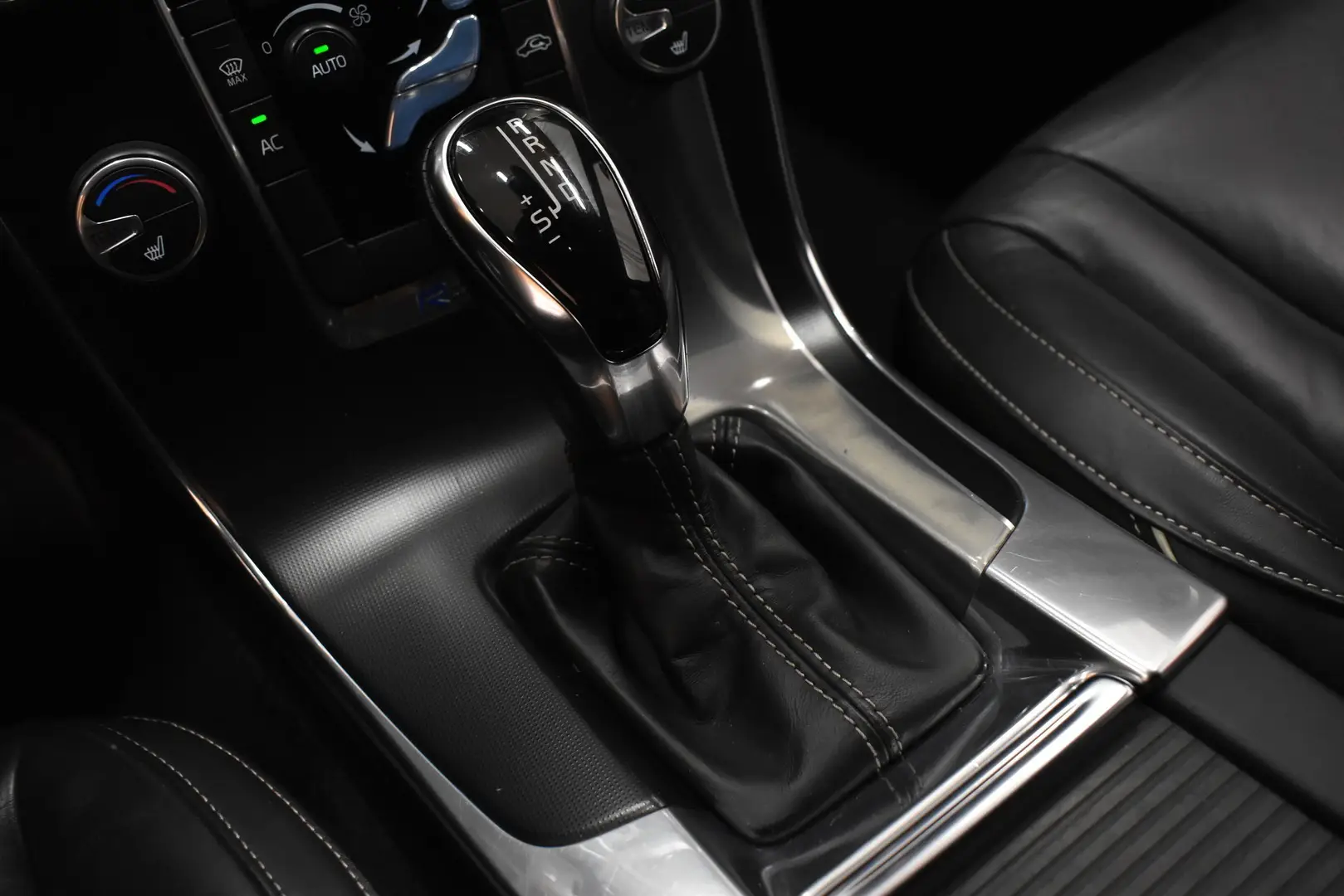 Car Image - 1FXBA6komp0abiQGJRGC3i