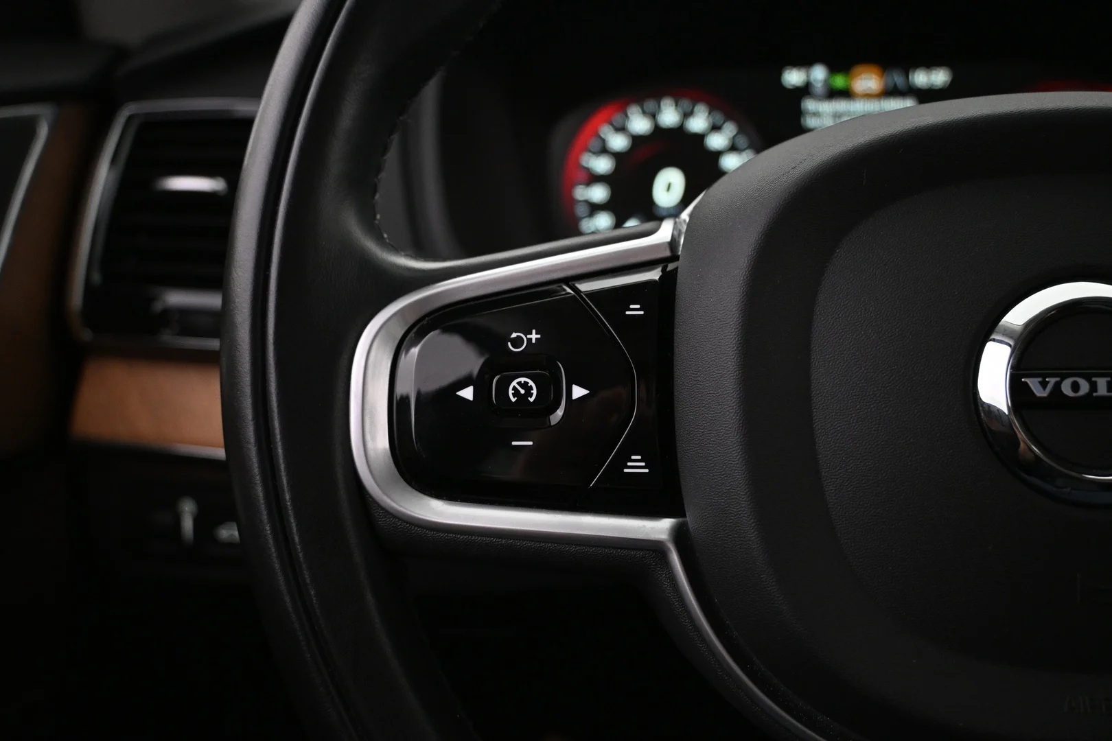 Car Image - 6owT5Hq8QRgsnl02ZtgF8f