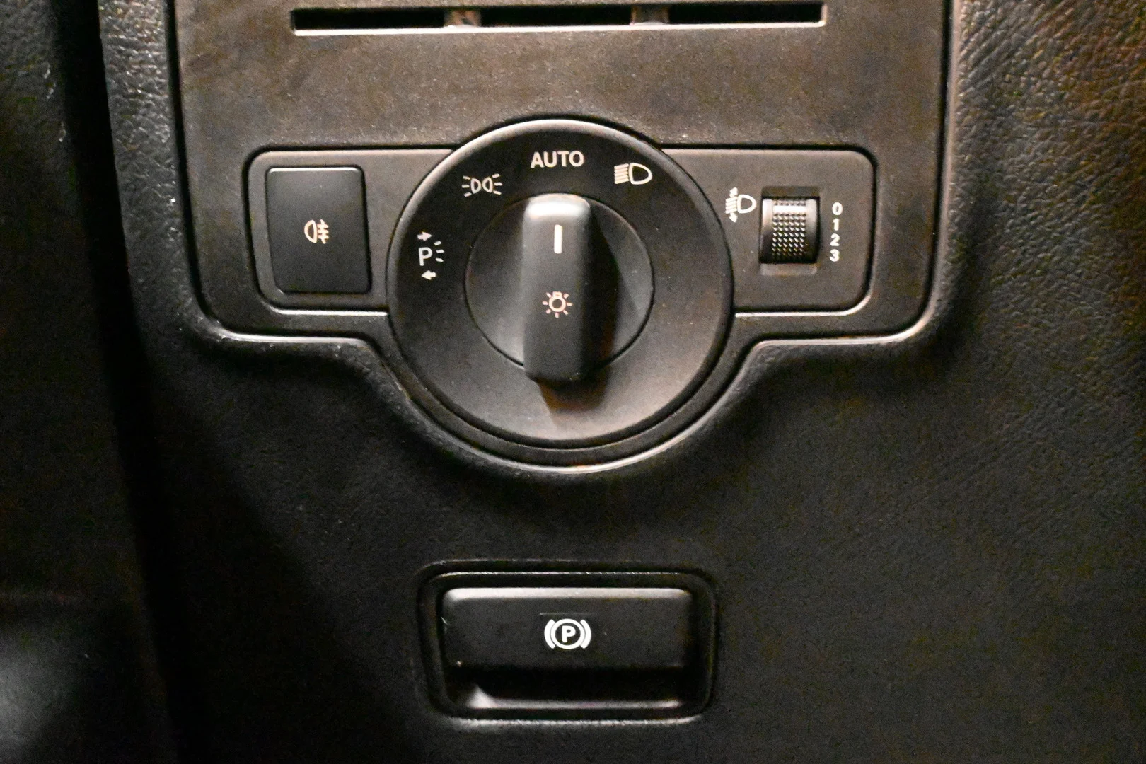 Car Image - 1eoOGFyfJDGs3FiNE7fOvd