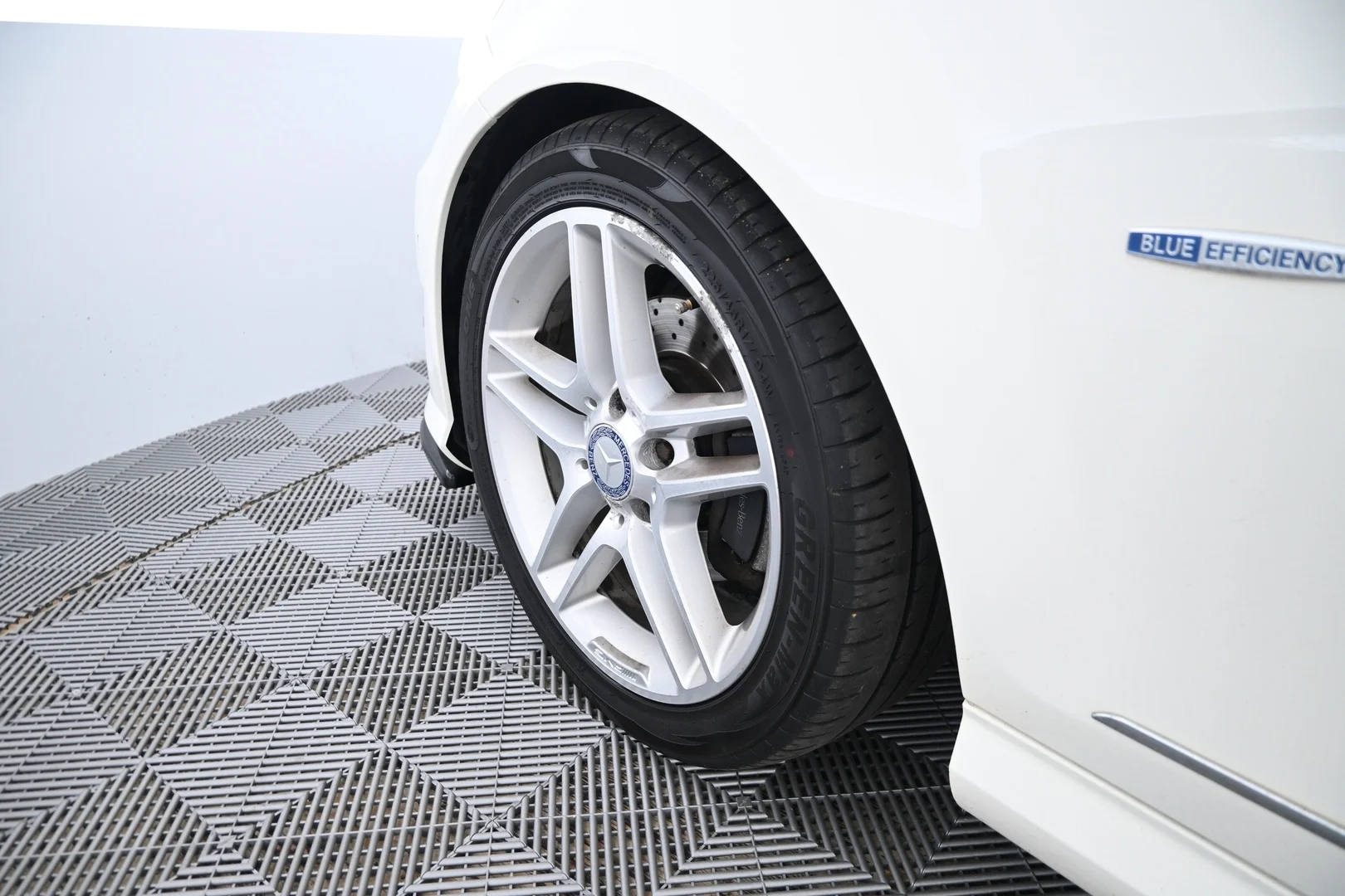 Car Image - 3giqn6cVY6g3cFEG27aydU