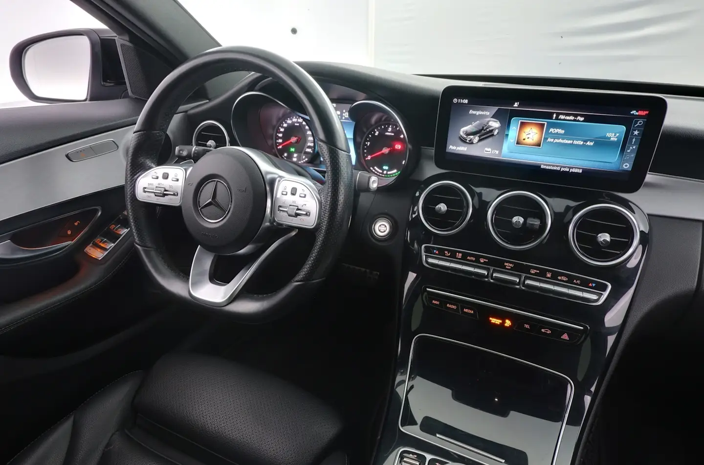 Car Image - vy95LyrUhFN5wewmFlvF1