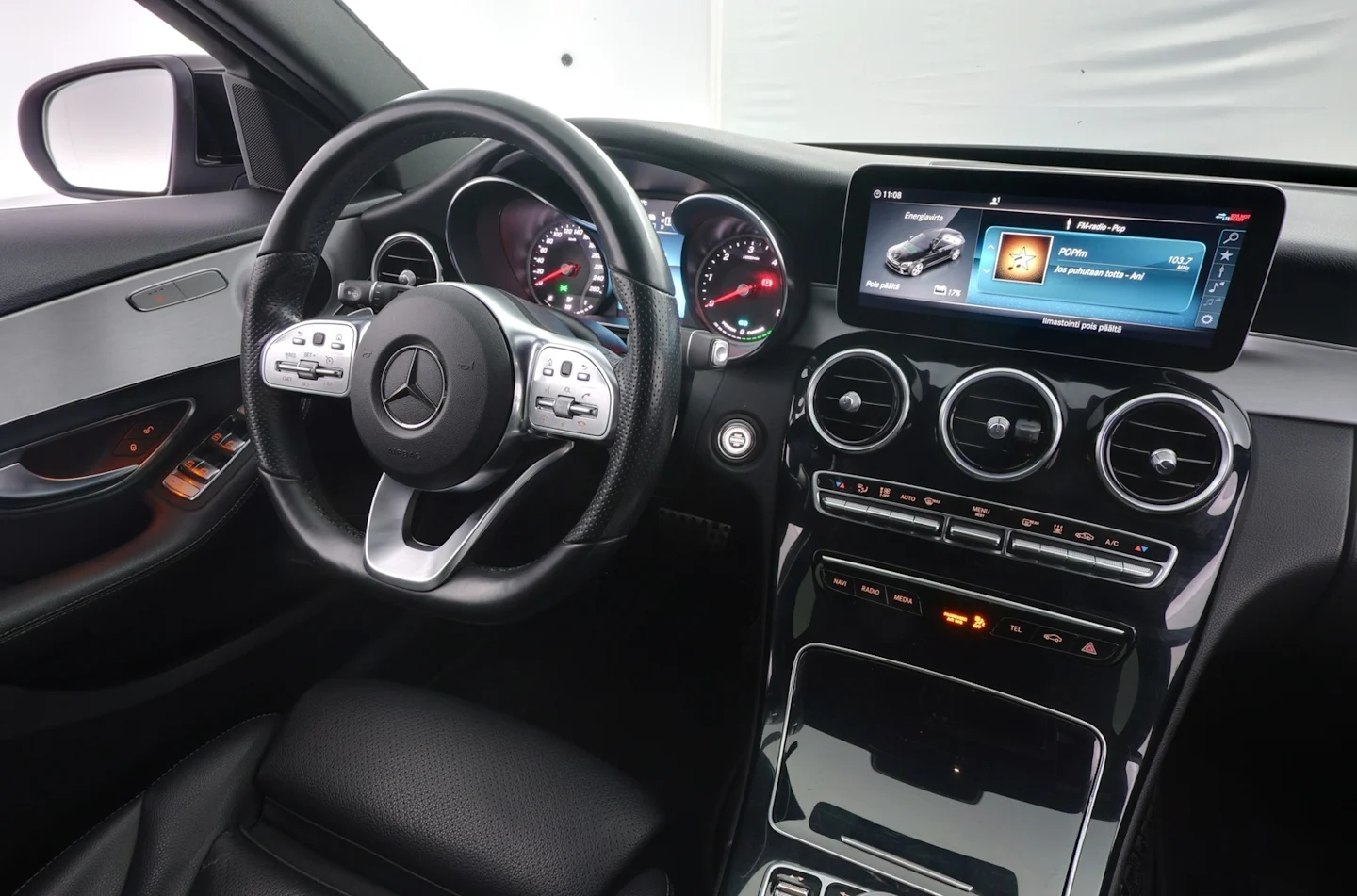 Car Image - vy95LyrUhFN5wewmFlvF1