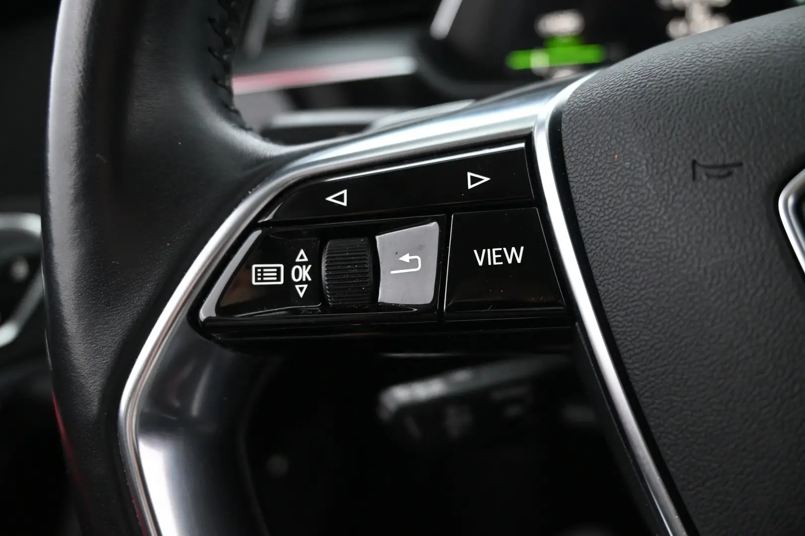 Car Image - 6DFvc1lenfZGLlC8vauThC