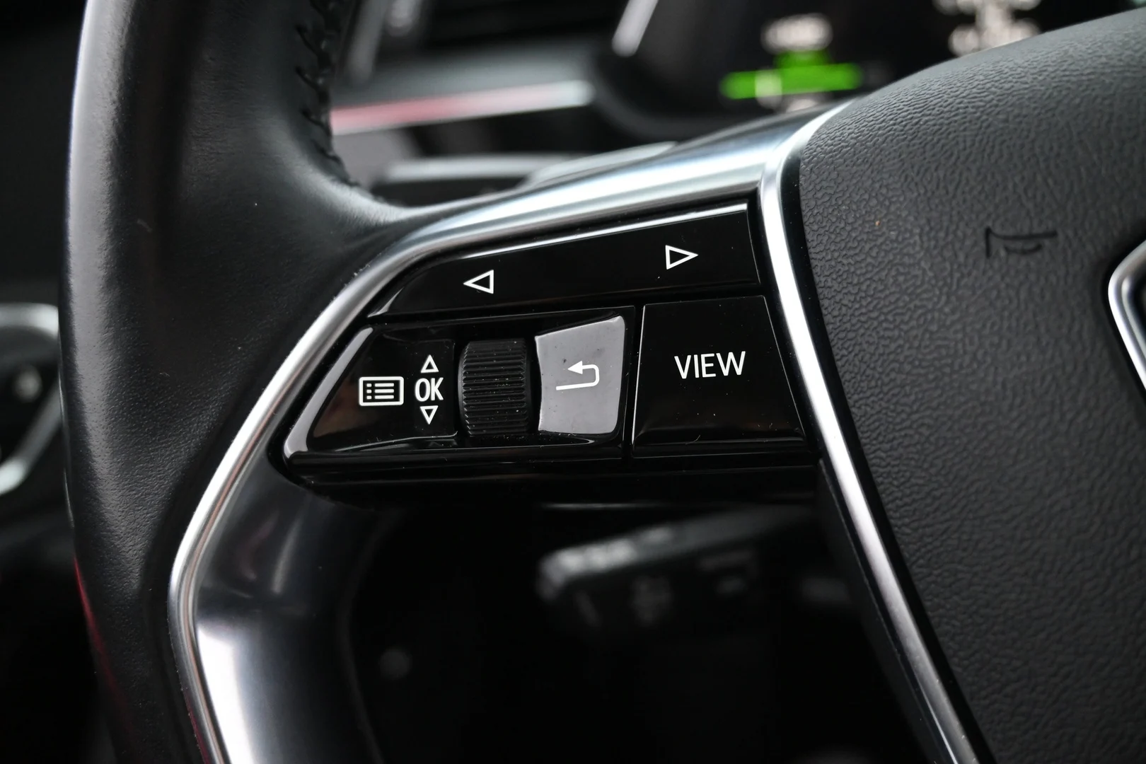 Car Image - 6DFvc1lenfZGLlC8vauThC