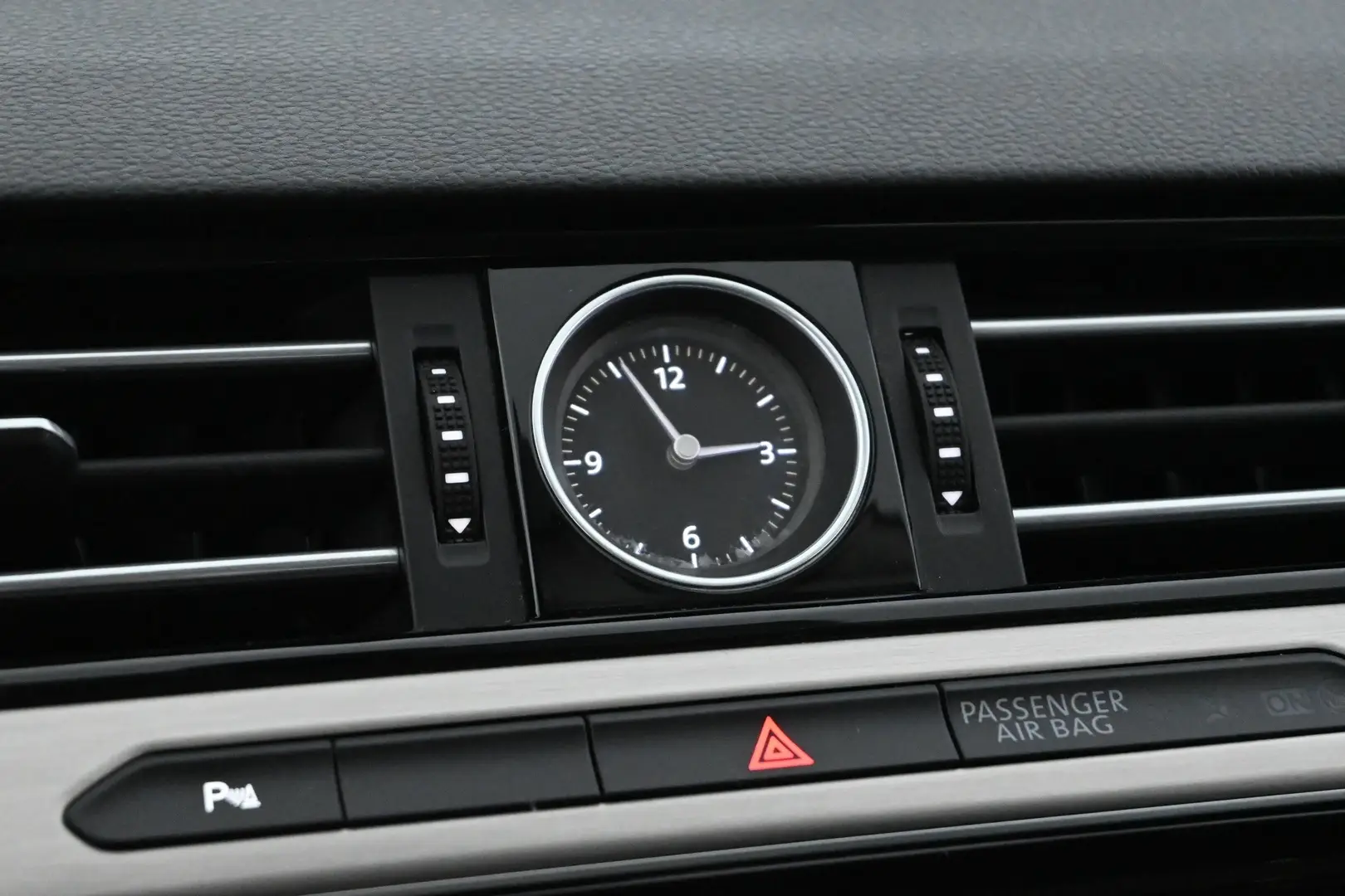Car Image - 3Kfiu7oIfEuxYT8KgYBhAZ
