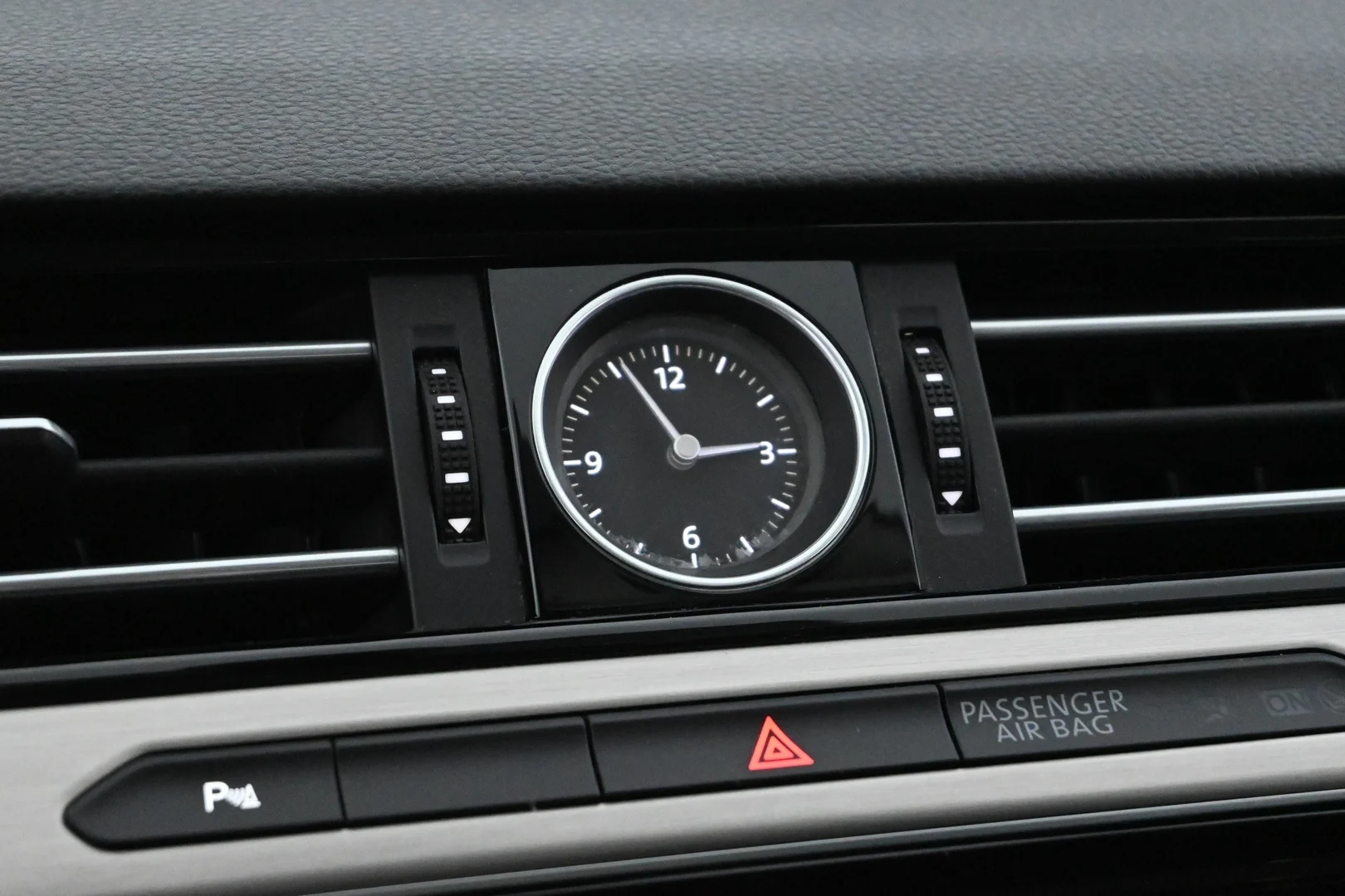 Car Image - 3Kfiu7oIfEuxYT8KgYBhAZ