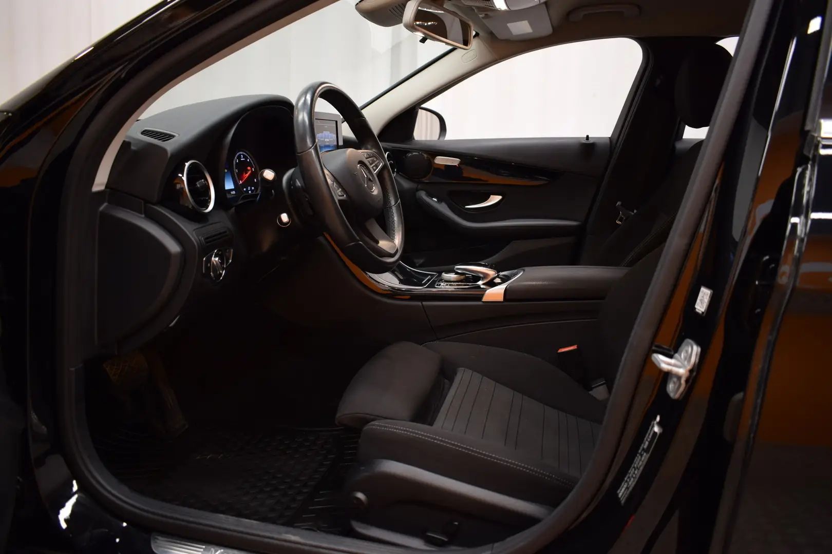 Car Image - 2opp4QZbEjNuo3QmxUmnkd