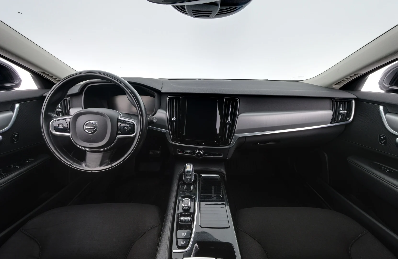 Car Image - 4YhpWxNRu17ubdRyrYm2LP