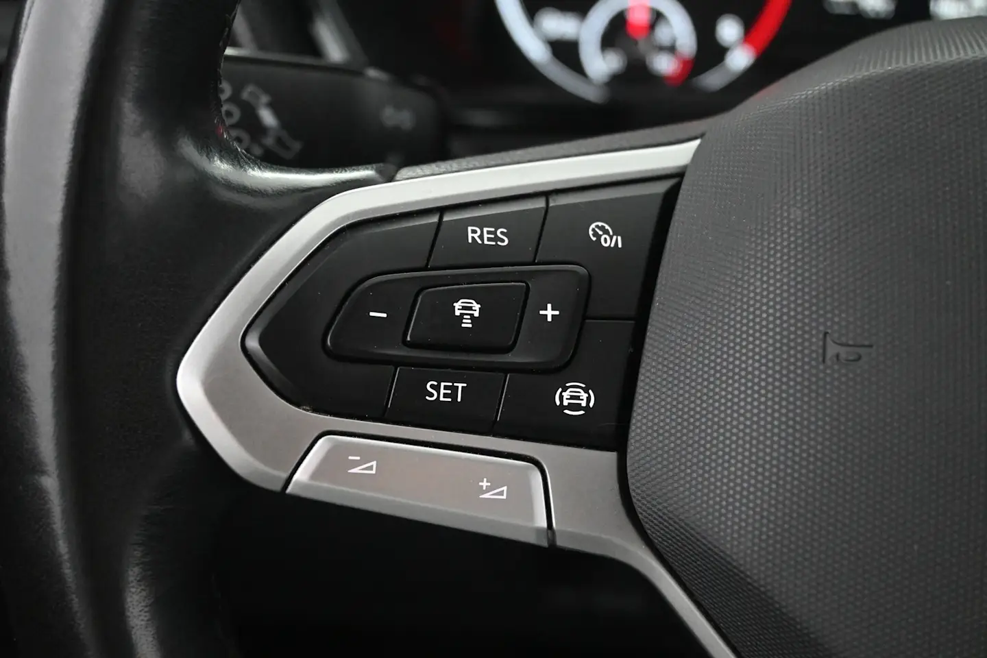 Car Image - 7Lli2guvrM4UqeoSBk7GSK