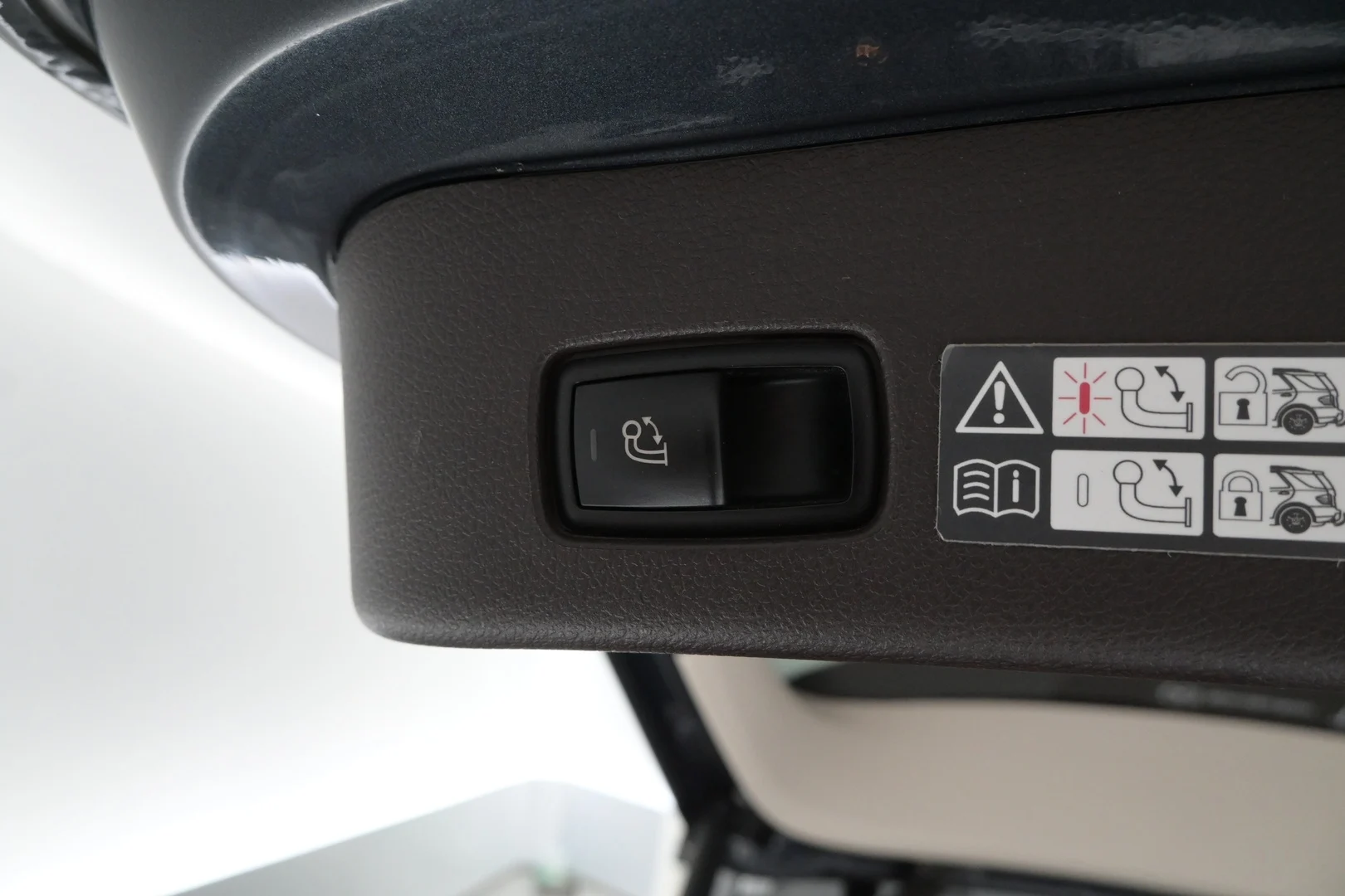 Car Image - 2QhEJfl5J3HzsHCX3ubMQO