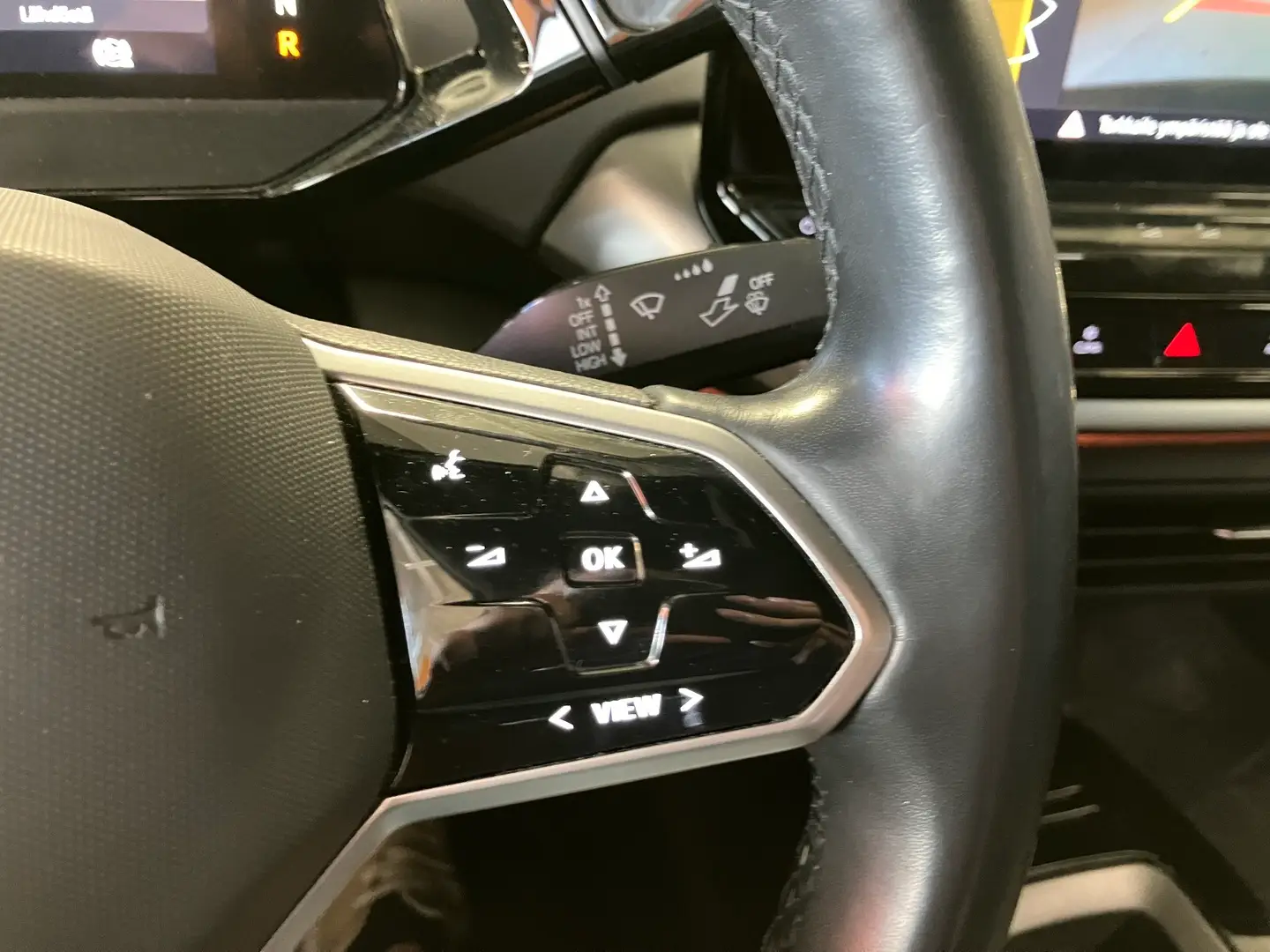Car Image - 6w76x2zos2FLSTIoNMvY8G