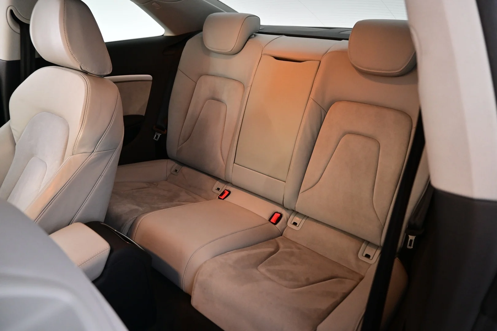 Car Image - 51Y2wSpAGxCjtDTAZN7IBK