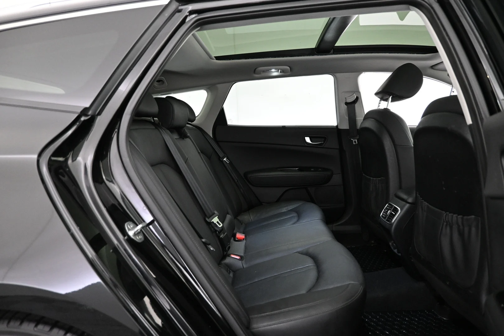 Car Image - 2BJAc4YleXh6Z2pWEYTUAB