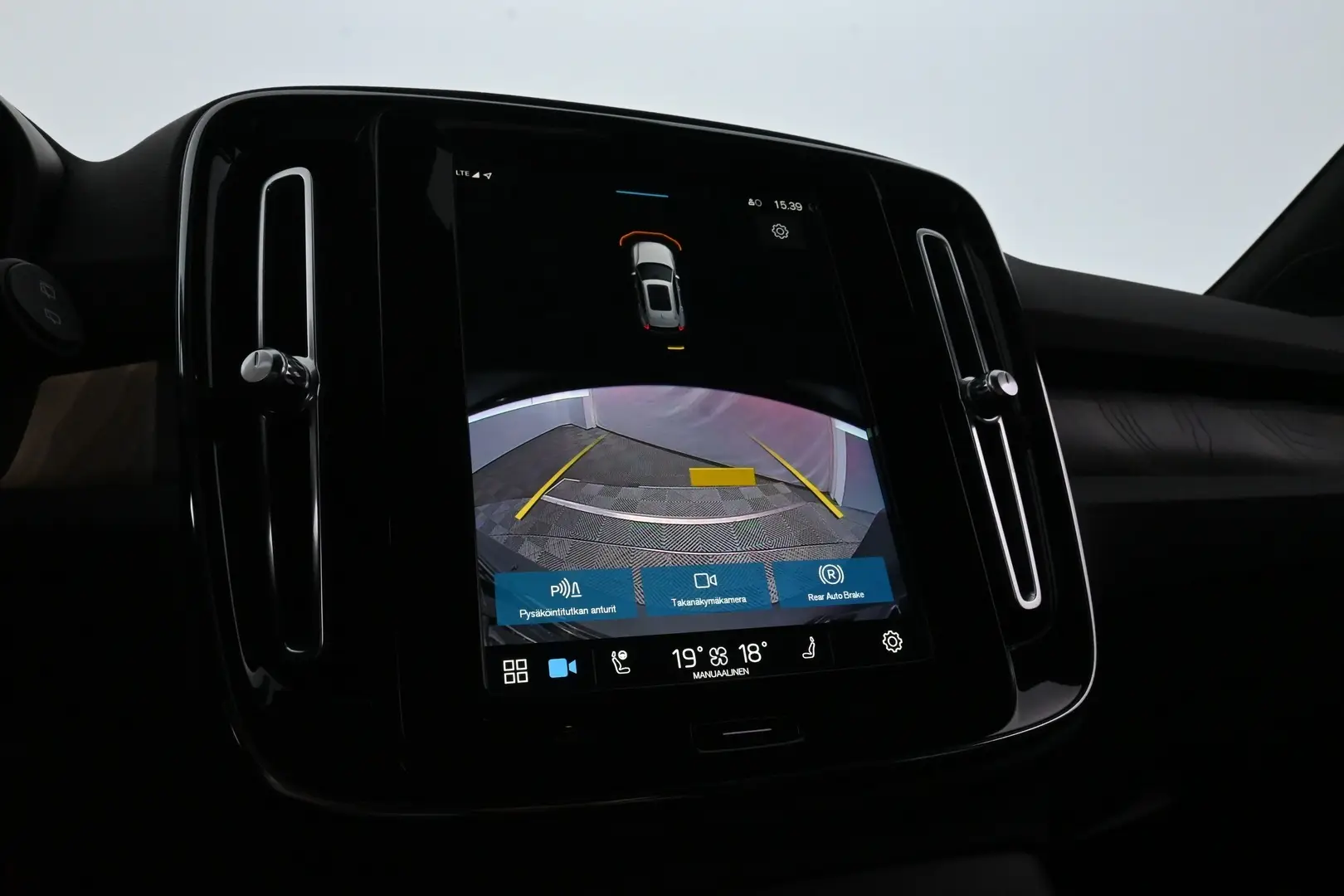 Car Image - 21mVevpF2ycLdU1Axkq1Yf