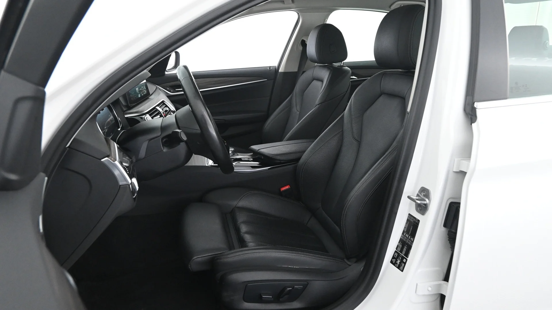 Car Image - 1APMFPkNTcxT2FmUV0gibf