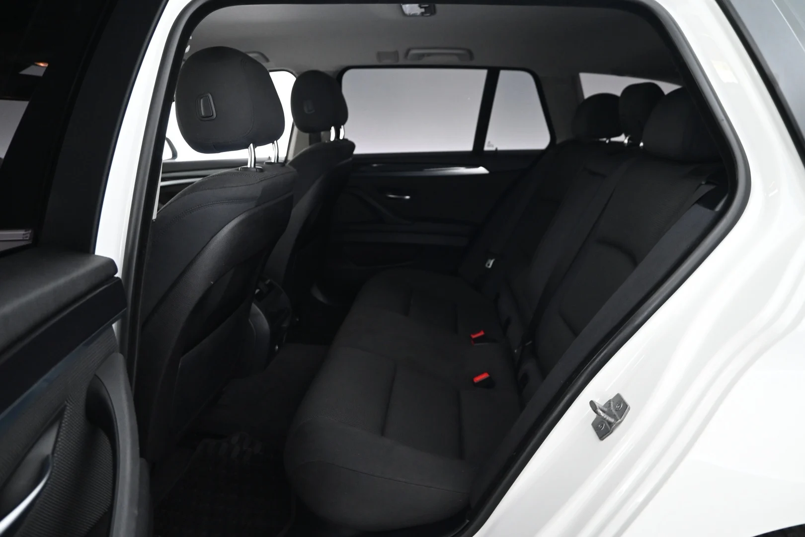 Car Image - 2U94zLWa6EKHki0rdUCz88
