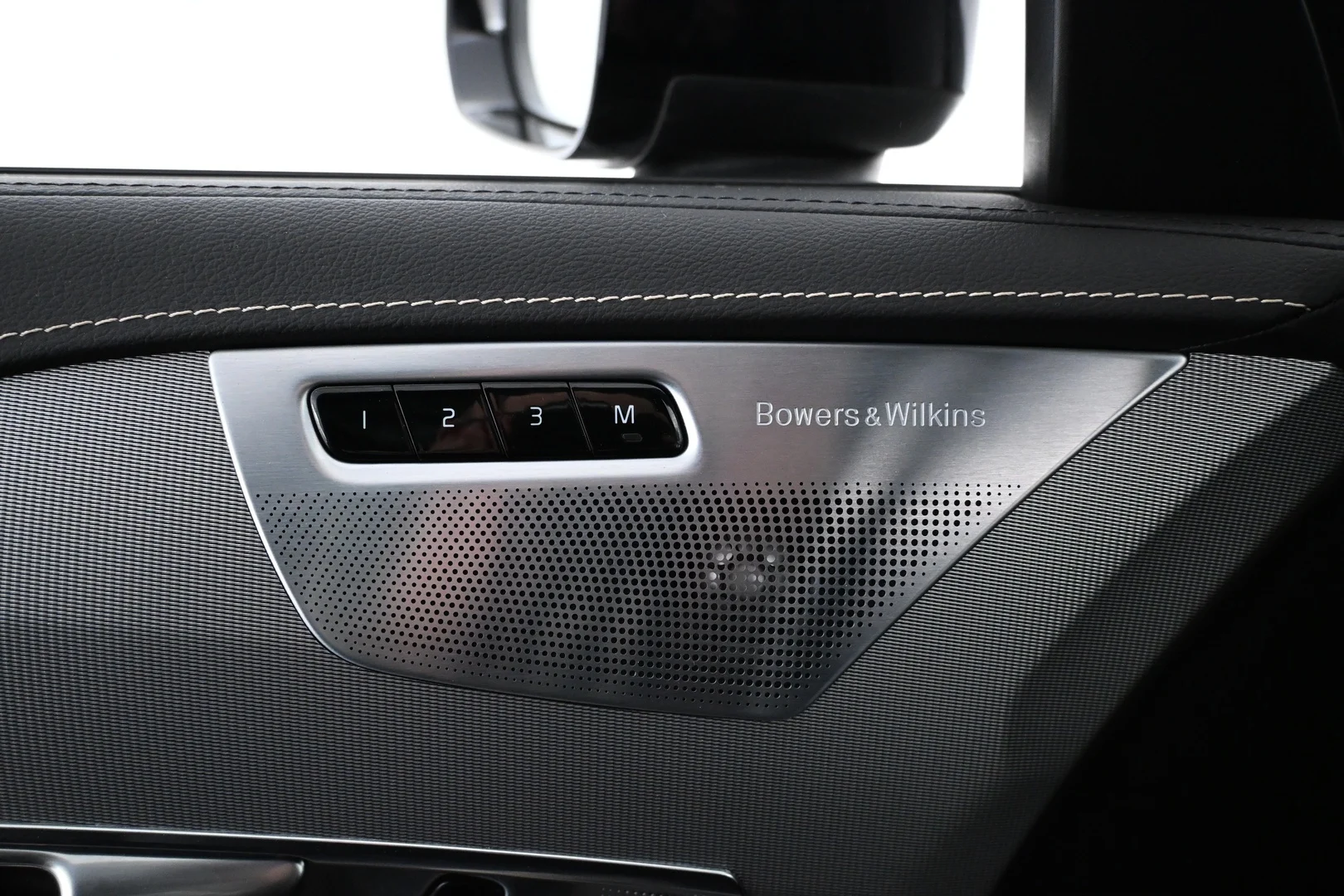 Car Image - 7B9VynScUTWYIRBb1A3TlI