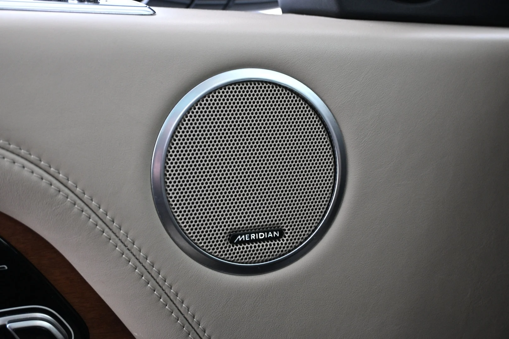 Car Image - 5oDZkzPDgvzJmM8jafxfGS