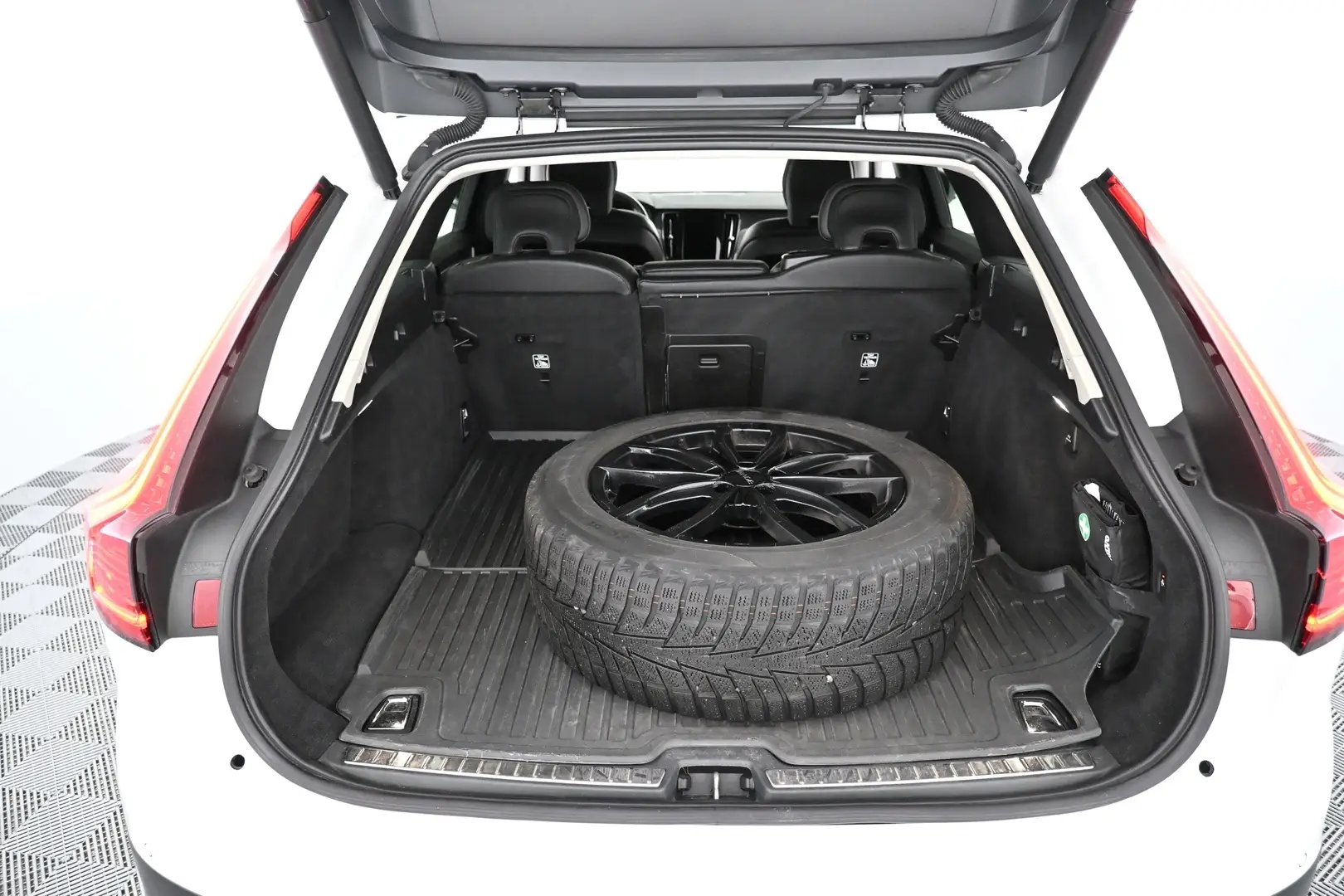 Car Image - 7GZC1StgtwcVLOTgEh3Kxc