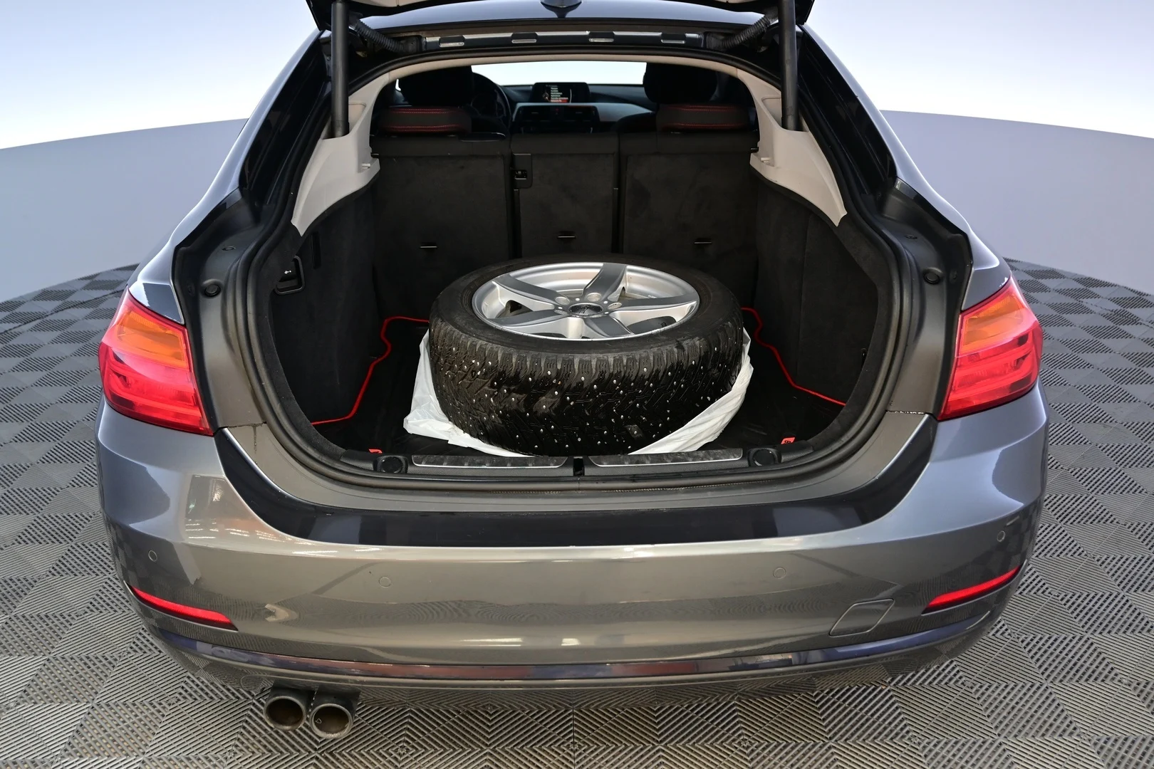Car Image - 2YThMqy9JuQ3UB5uURvcEf