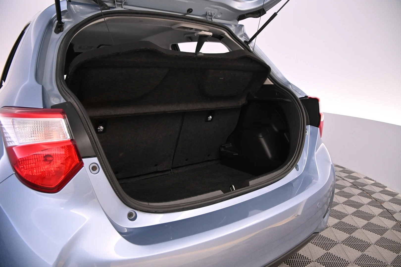 Car Image - 1EBQRO3plQITQhYzzvCASX