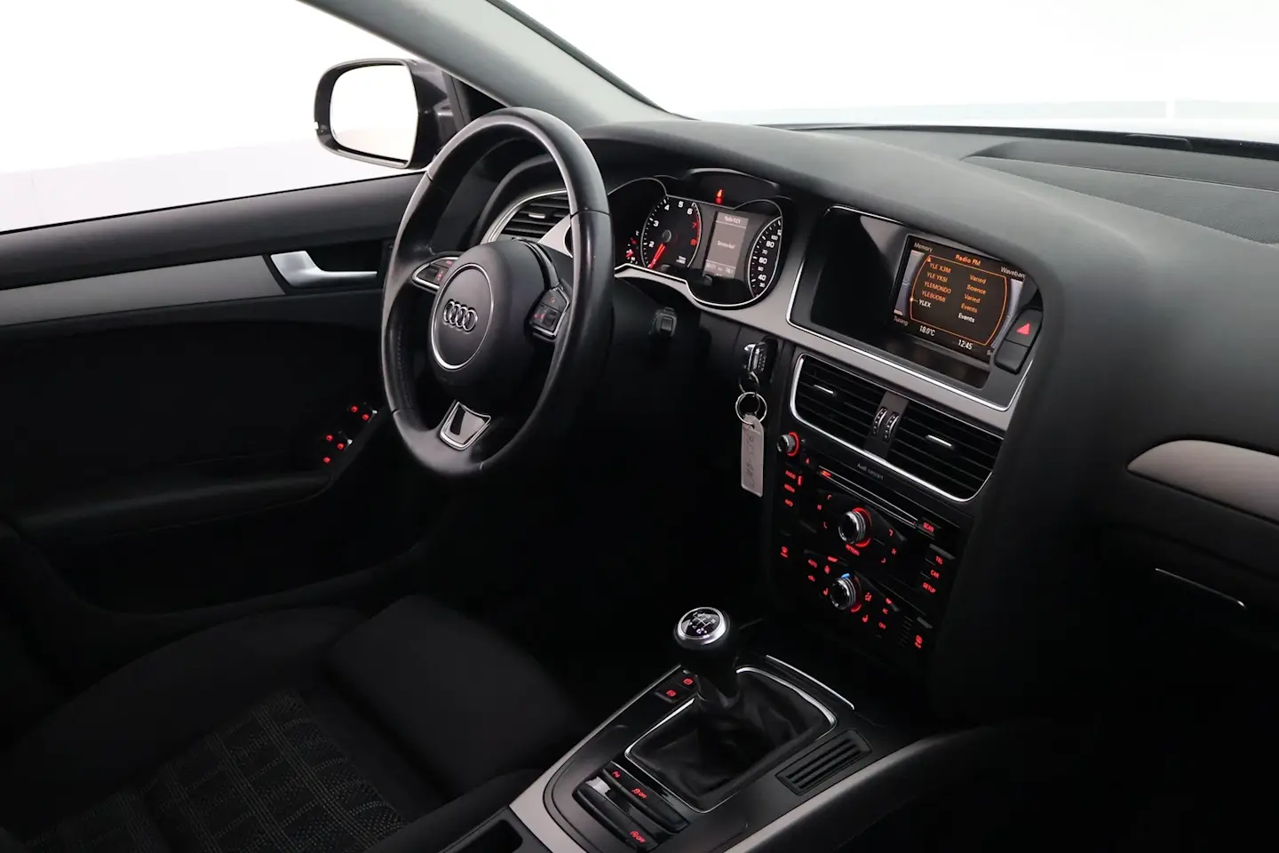 Car Image - 7HzJIOJfSh5kYWFG3XE5Kp