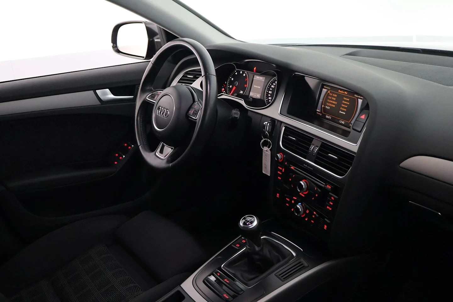 Car Image - 7HzJIOJfSh5kYWFG3XE5Kp