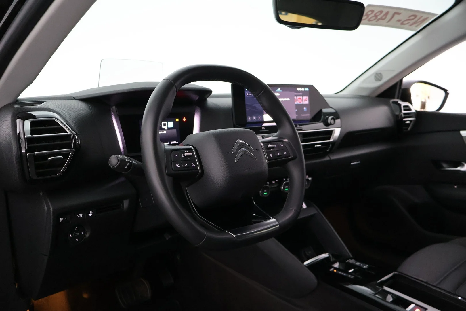 Car Image - toA3vkIdLHVkFbEszehQY