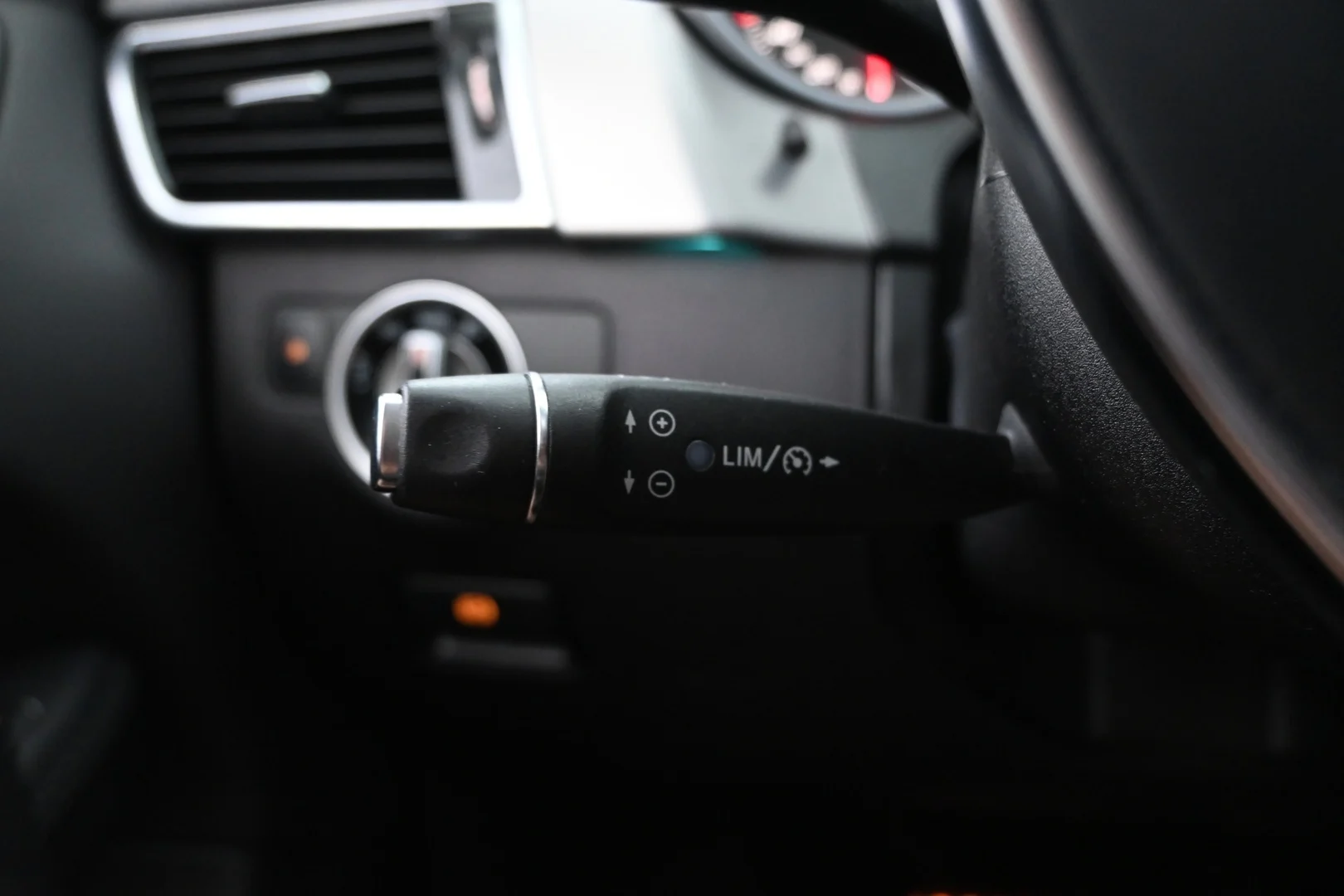 Car Image - 4w3bQyYIkK4utPpymkmKII