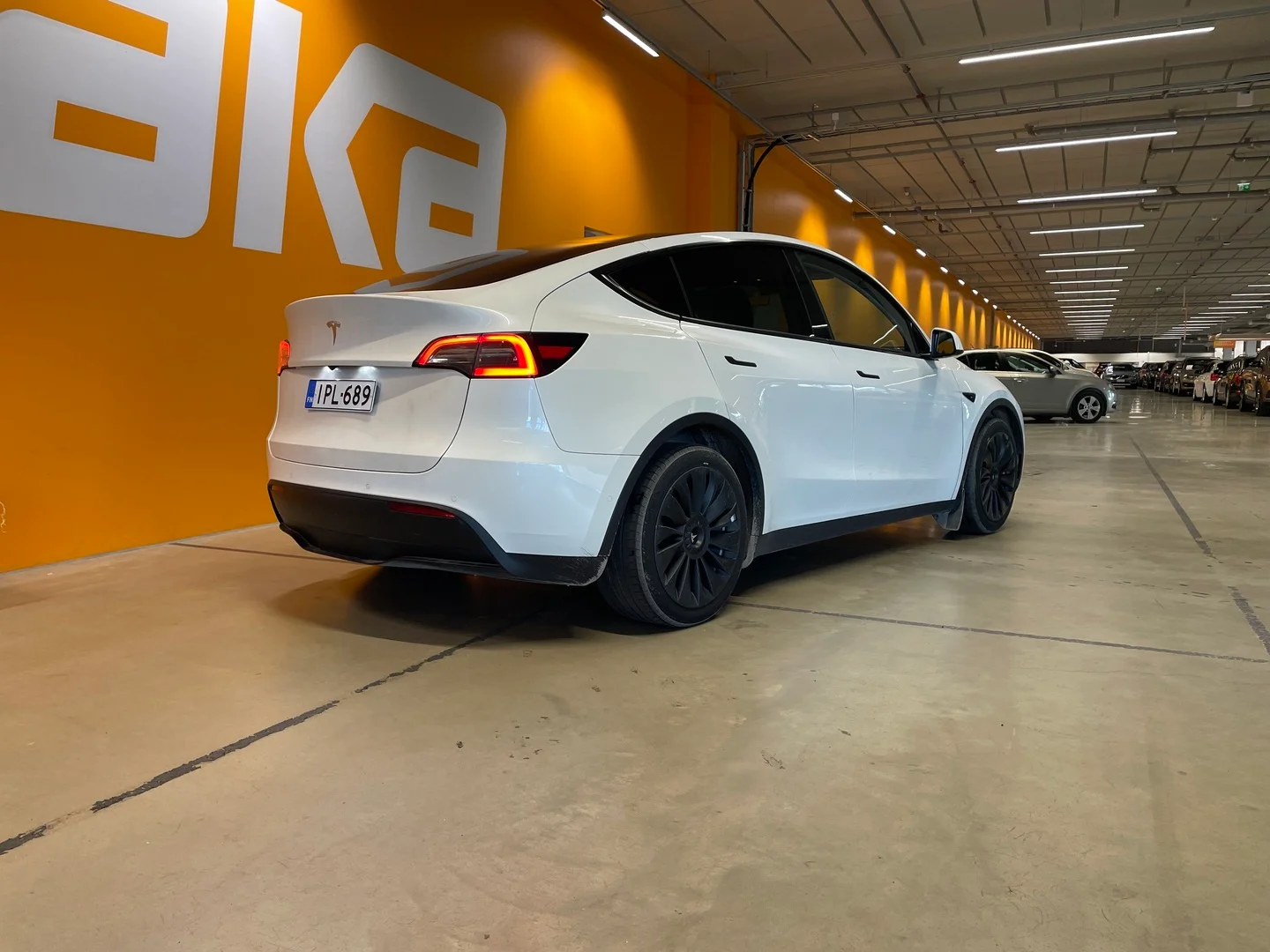 Car Image - 7E2IKaOAjS0va52UR5r25d