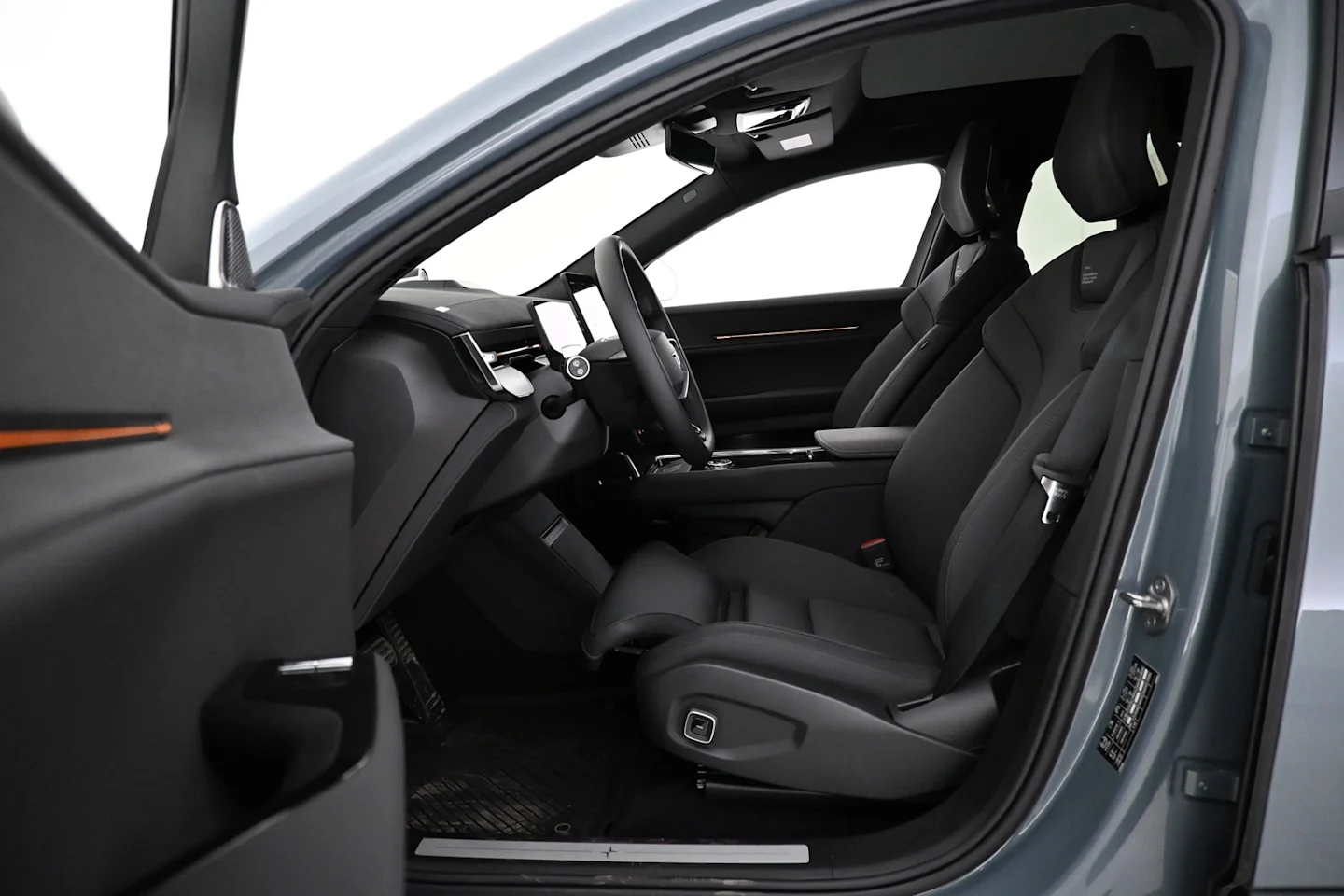 Car Image - CoU9Di8EXtWqhIeN5rFOo