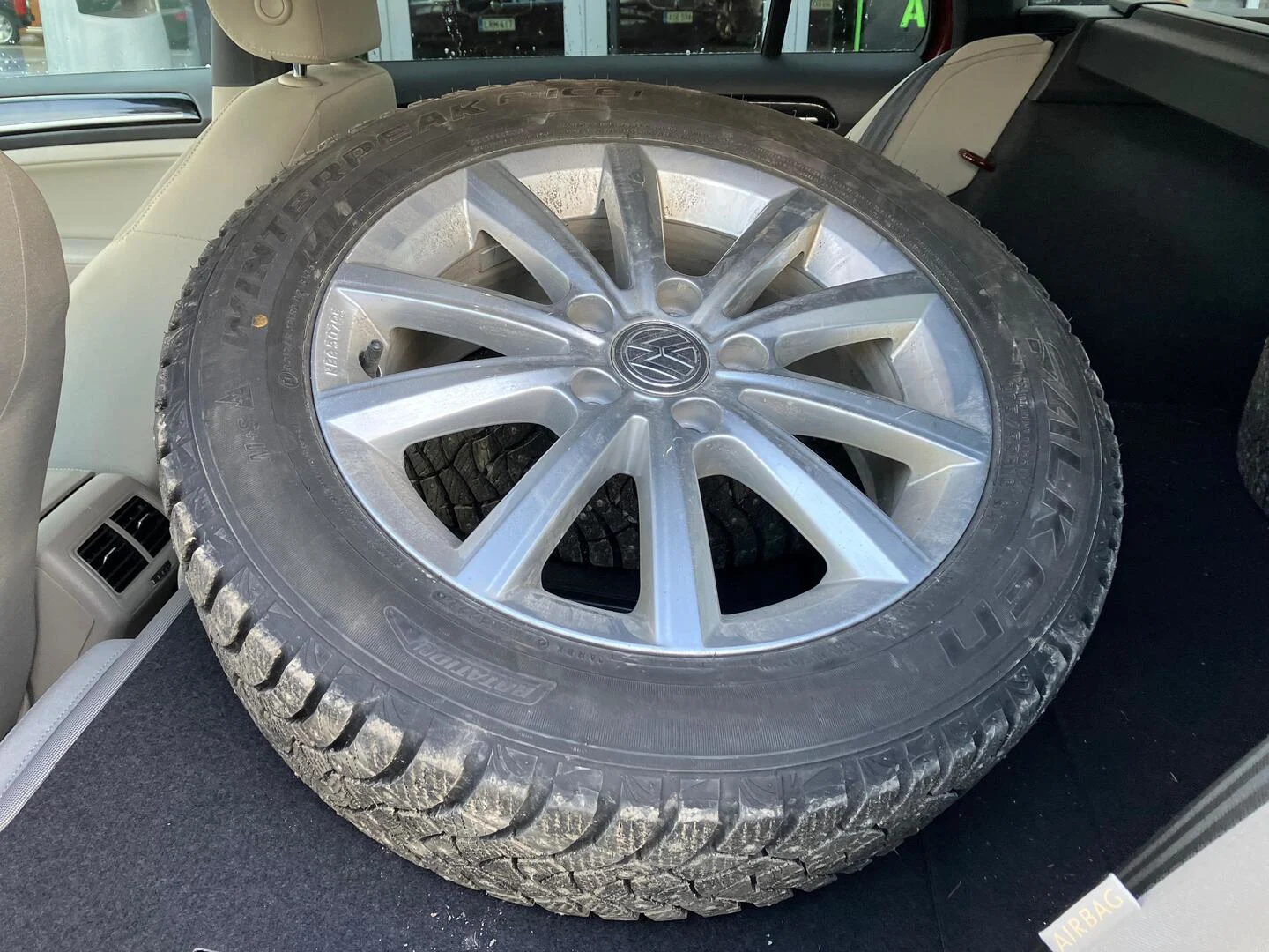 Car Image - 6EAVNxtfGUWnMxMAMytNr7
