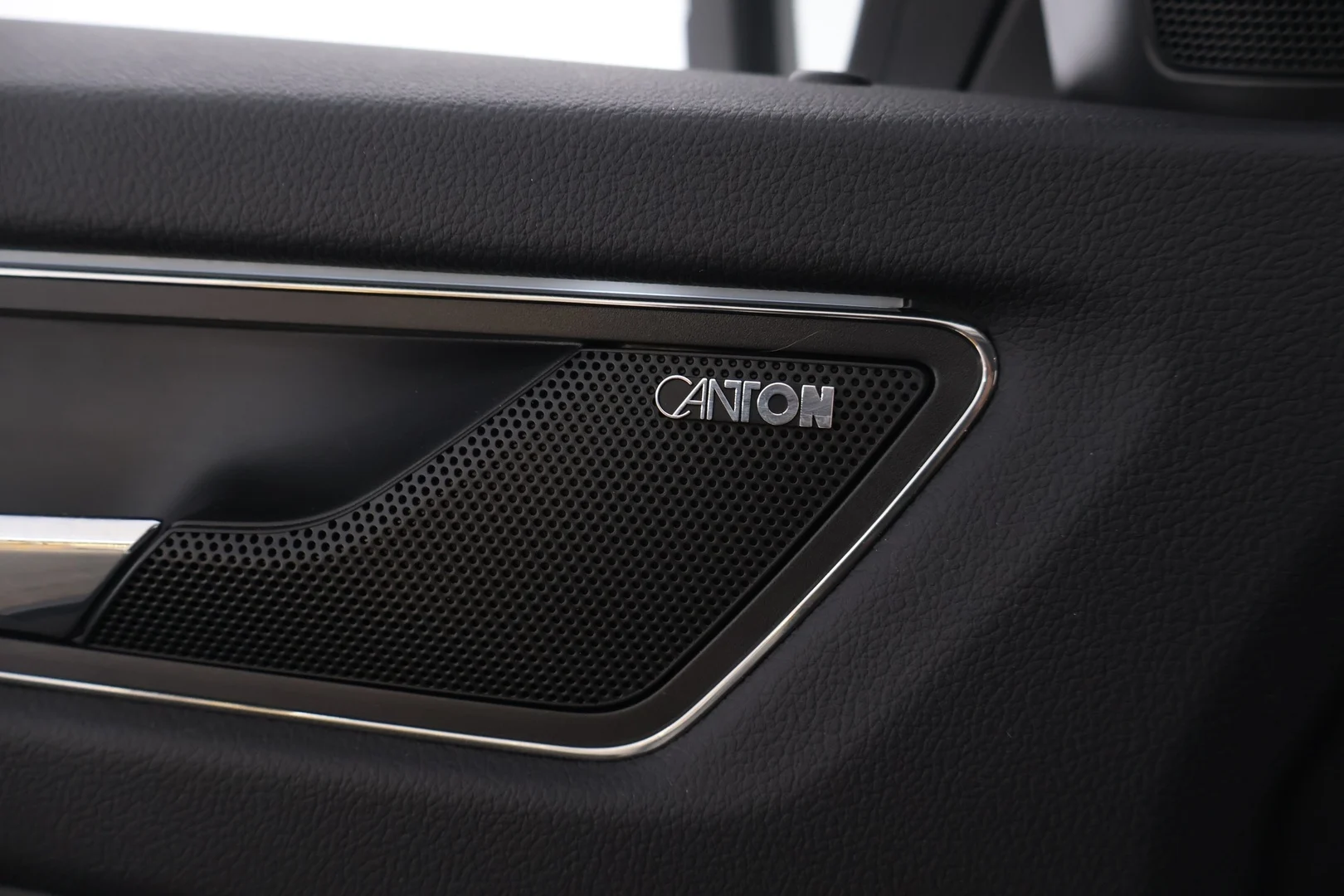 Car Image - 2b6kBY70QkFXrlary0dVQG