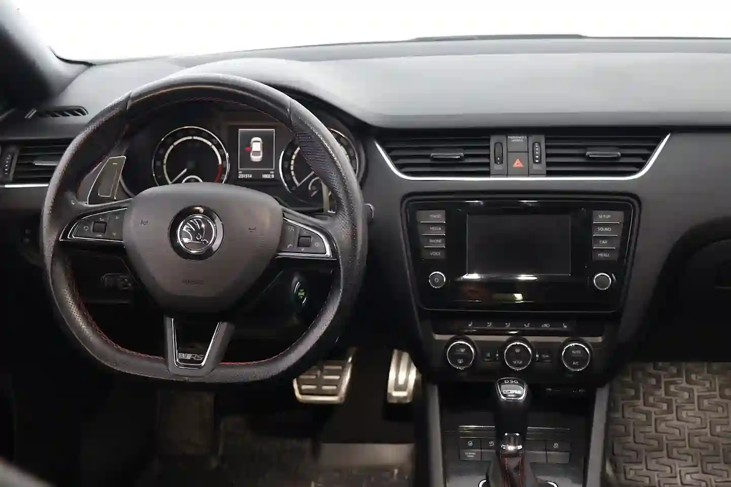 Car Image - 2qJEkn3y4aAt4X34cXeWC3