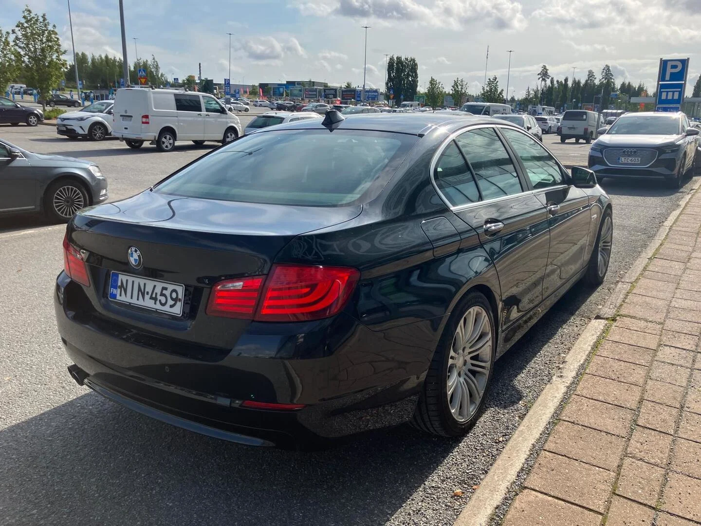 Car Image - 2IUKqYTDwJOGIBfT2Vx3KS
