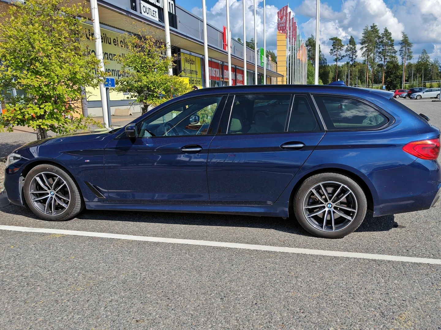 Car Image - 2w7aIIpuHzkLUJBEgJTOR6