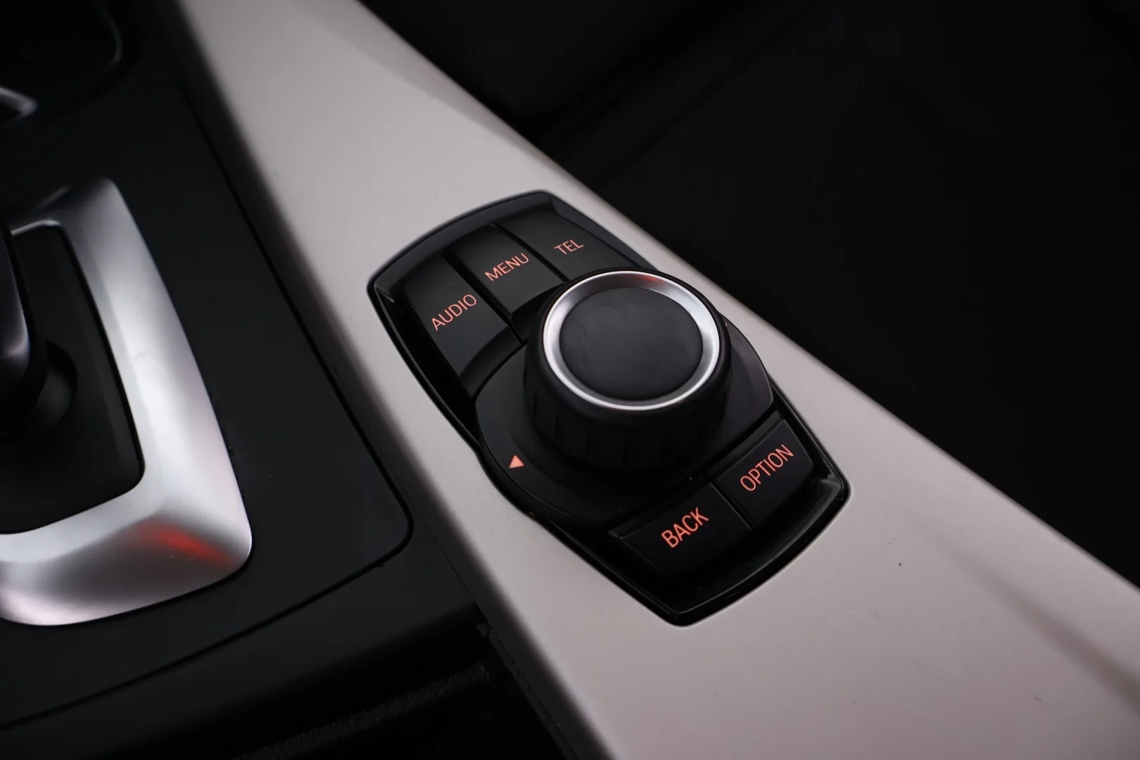Car Image - 5cropkKPhSWPM9ZCm81oE4