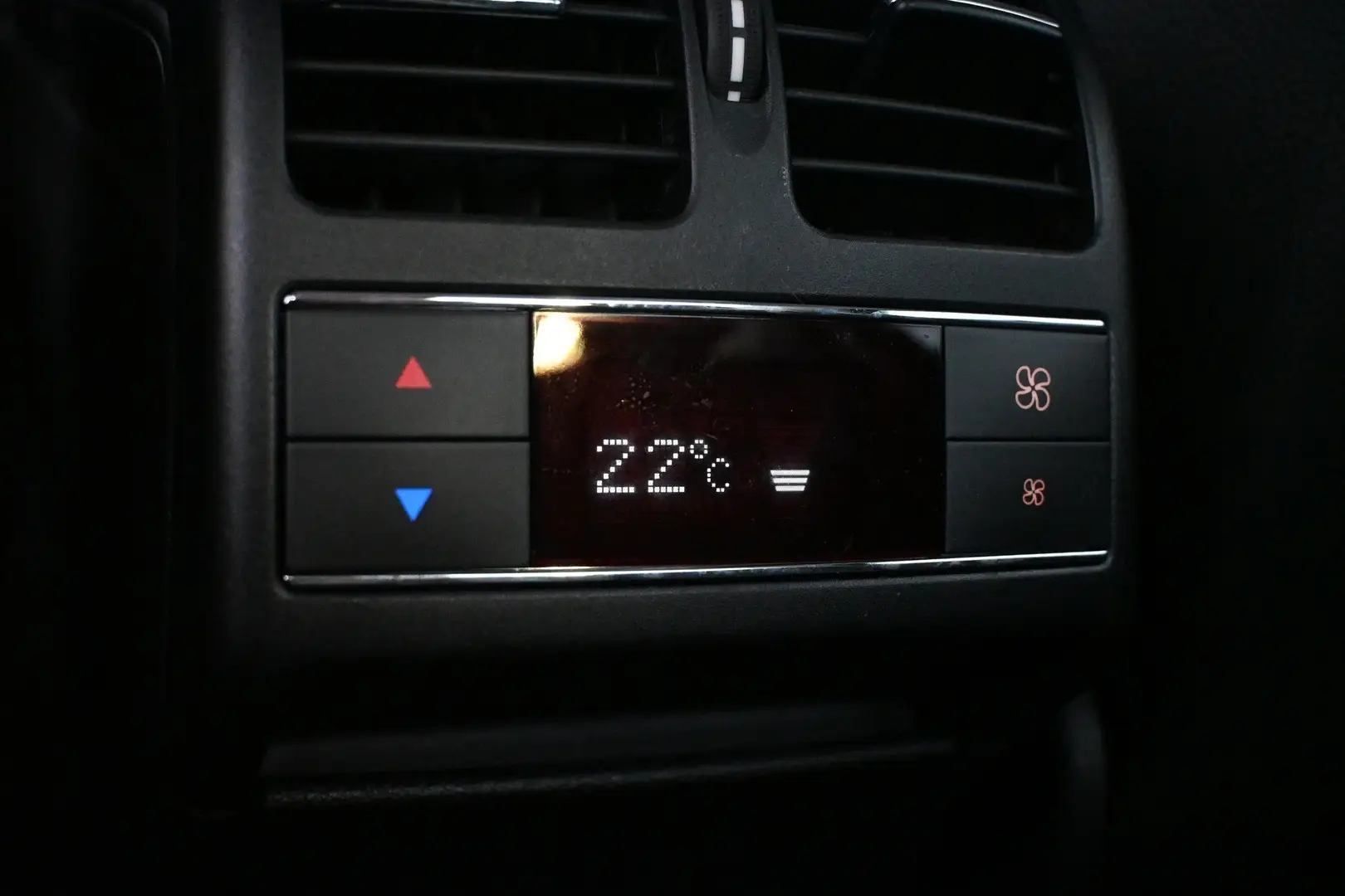 Car Image - sQucPQB42NiRSzhr1iV8R
