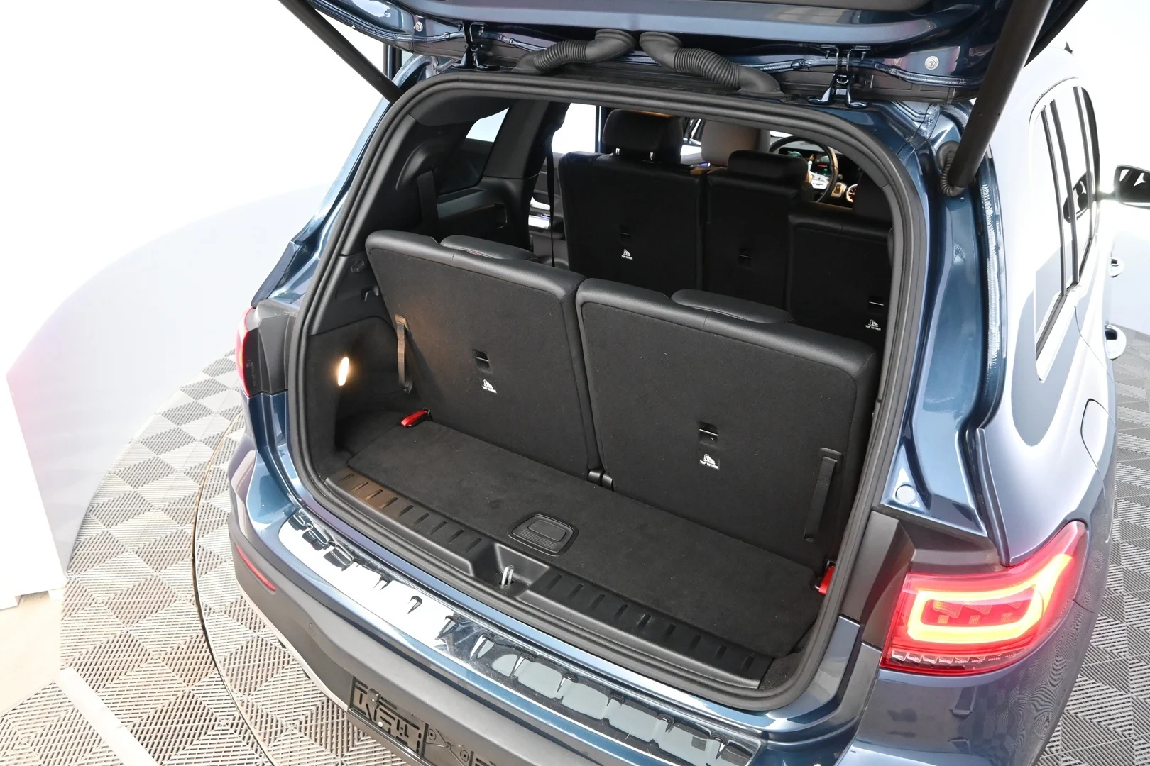 Car Image - 3odAJBdy6Kfr5BwLtKmFZs