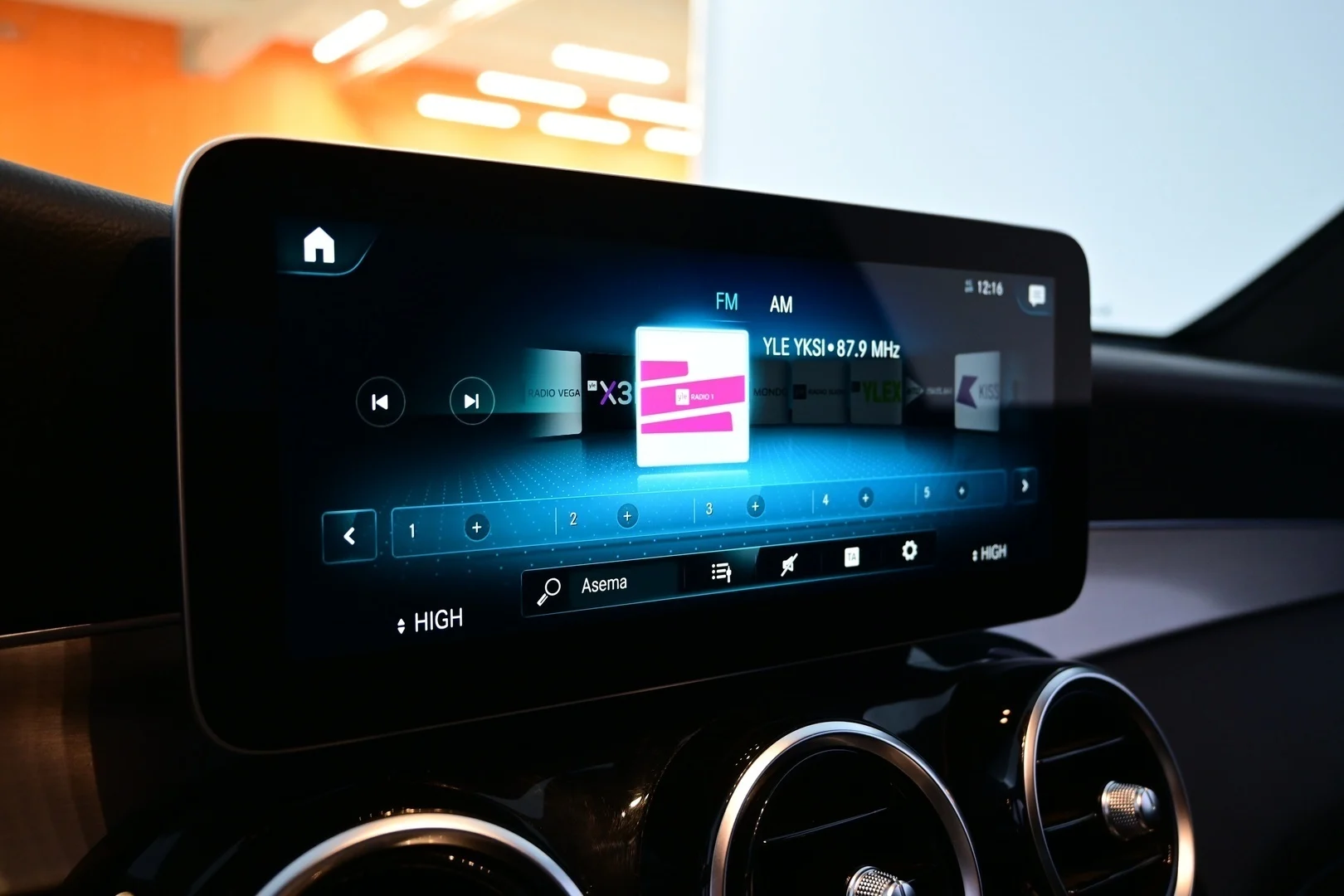 Car Image - 1TbuJ7f7cbemHToWkreFj