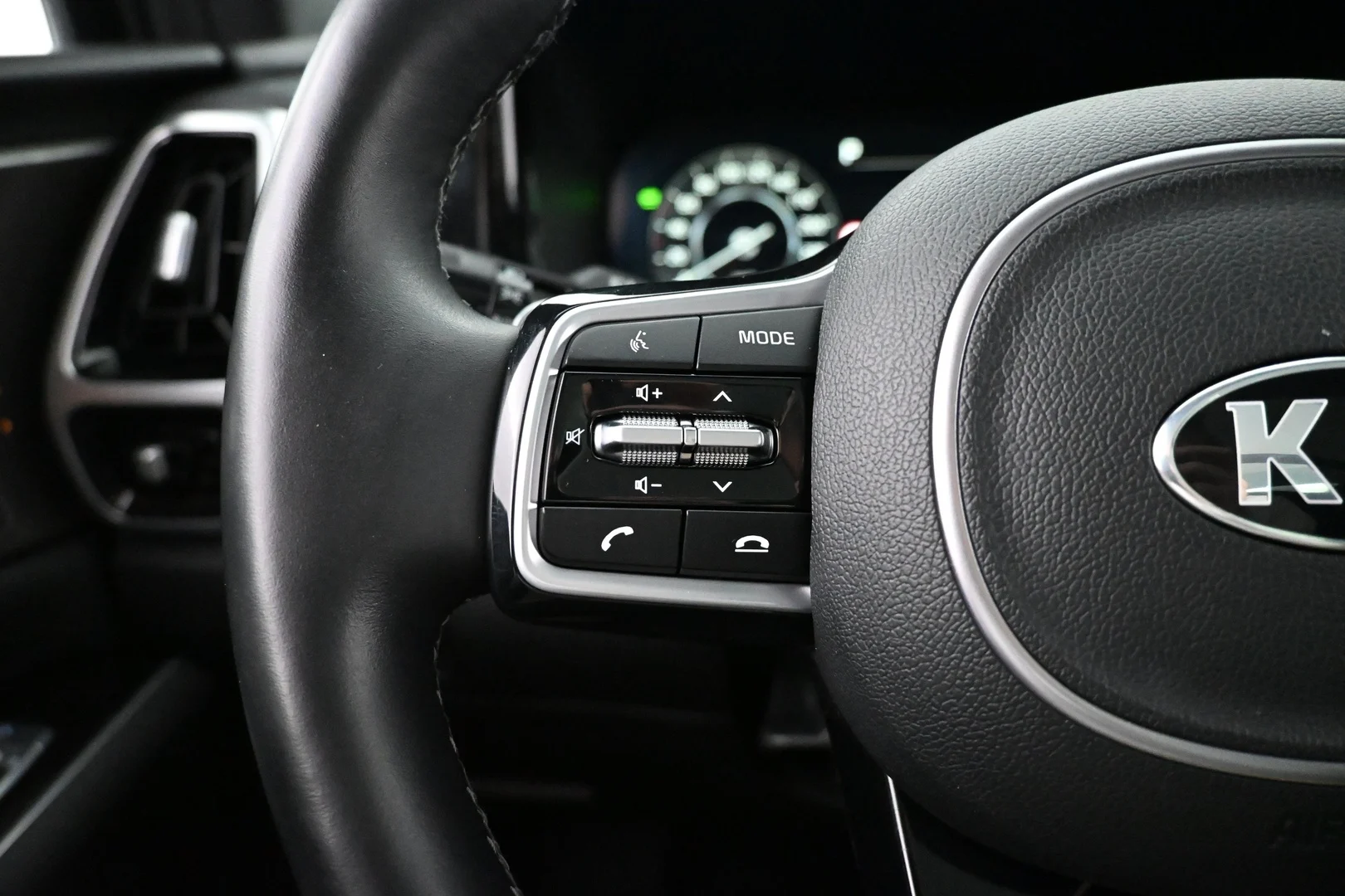 Car Image - 7KmnnMcMhBcYdsZU7K69Cj