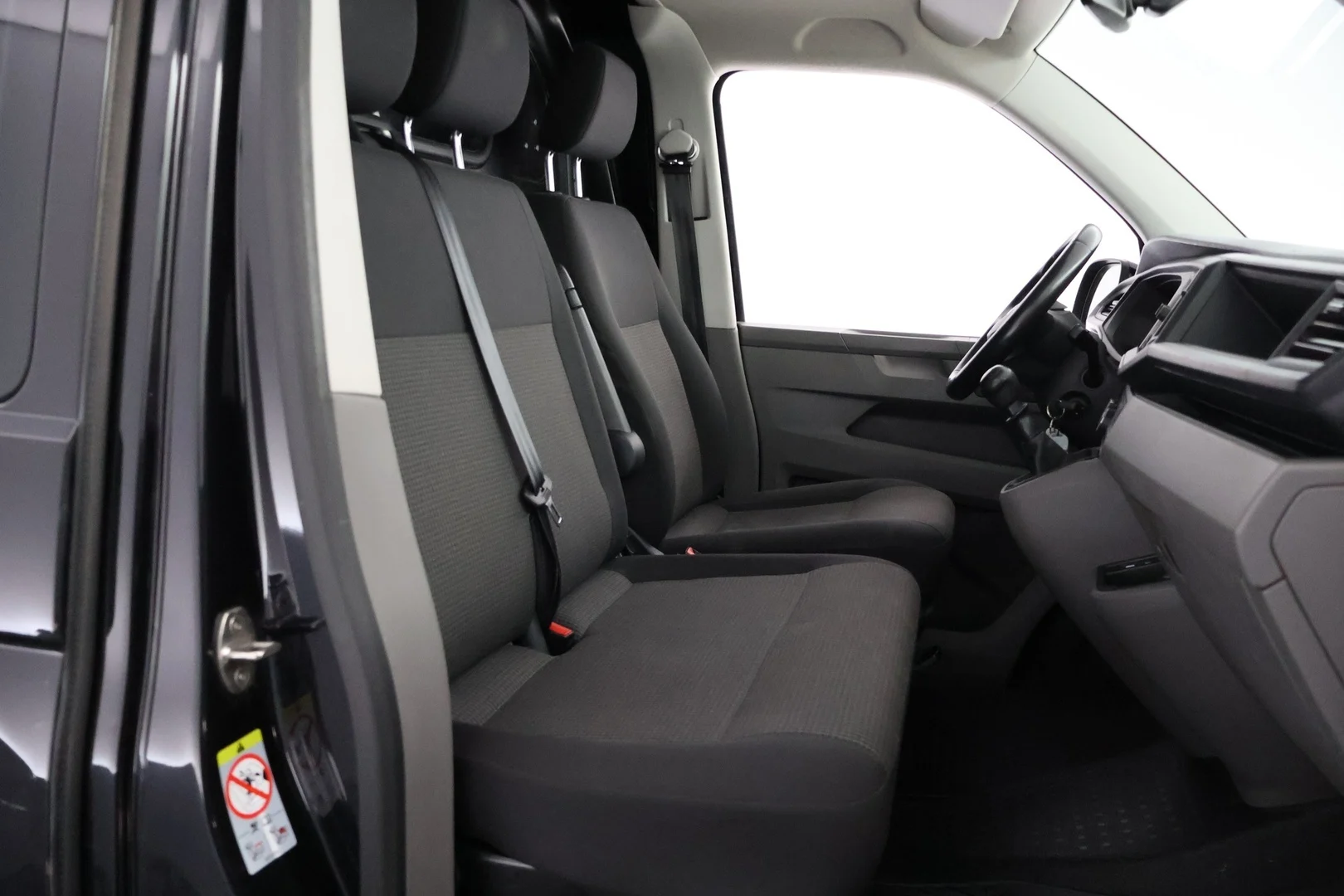 Car Image - 3mO0E0vQLAfSavE4qrhZWd