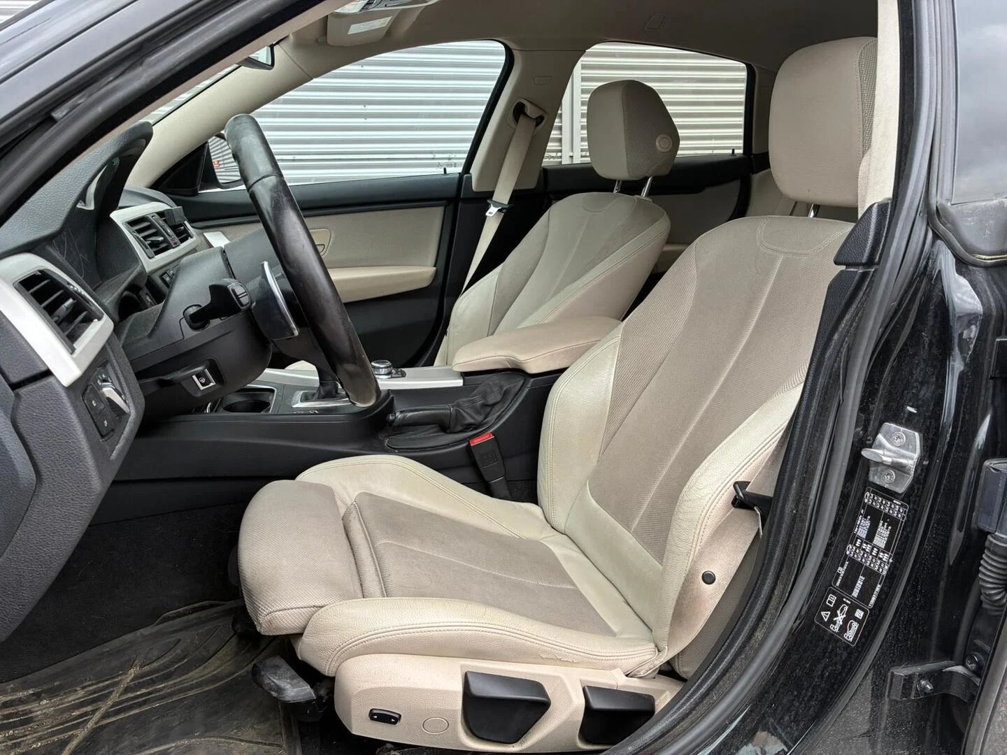 Car Image - 3IdlYemUscD6YniFGMtLoC