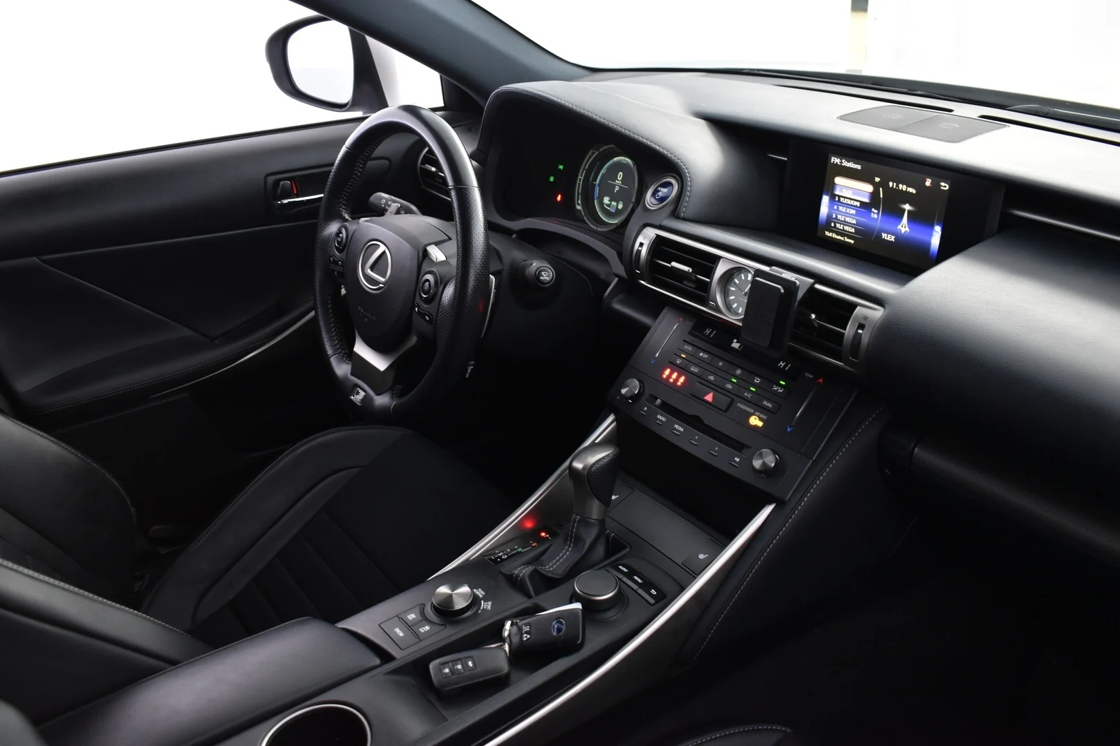 Car Image - 210GqF4Q7GwZZjpxXeKBdY