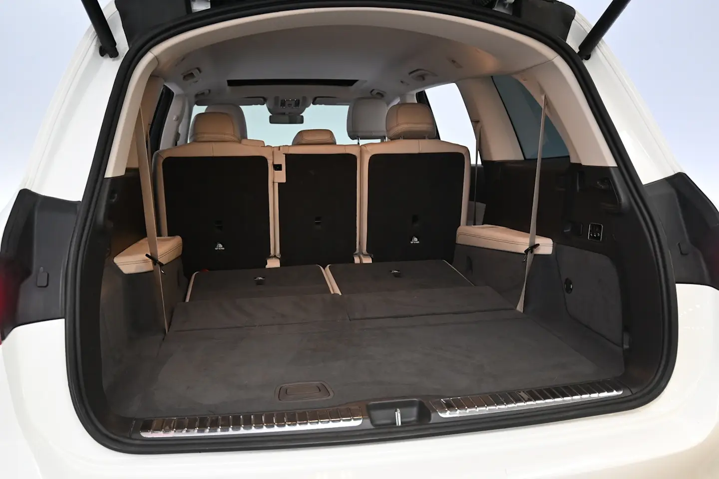 Car Image - 2Ii9moRLNbPzv5dqIkkX6B