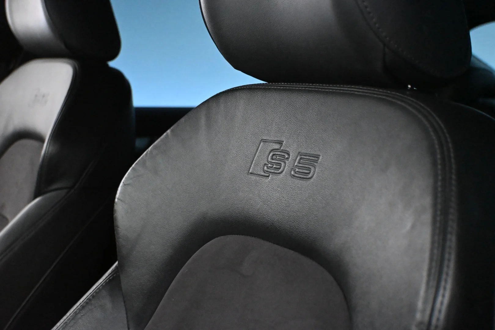 Car Image - 2Iix5JqlSdYvA1jj4GKJvF