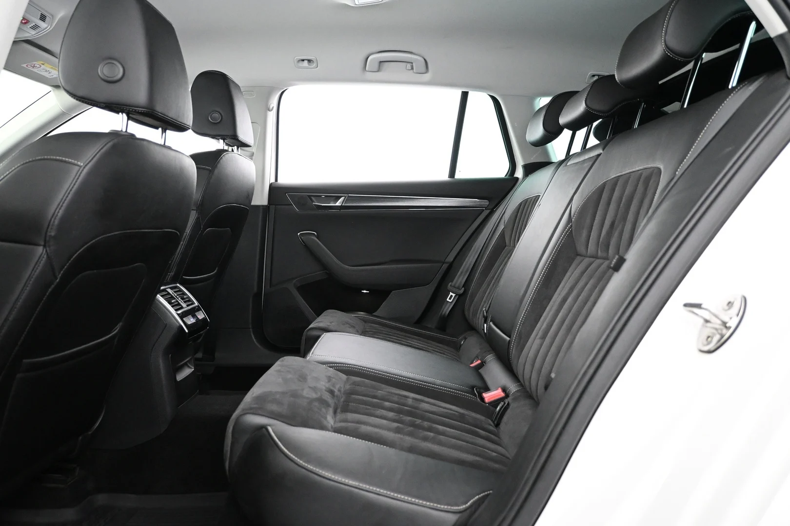 Car Image - 4xES9Mx6YyDWGYZU0kjHjg