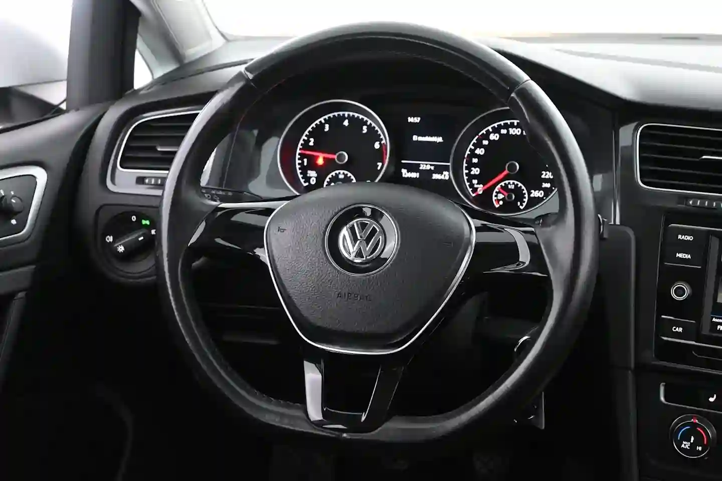 Car Image - 5YxZA9G4IeALDXHZgMwjIO